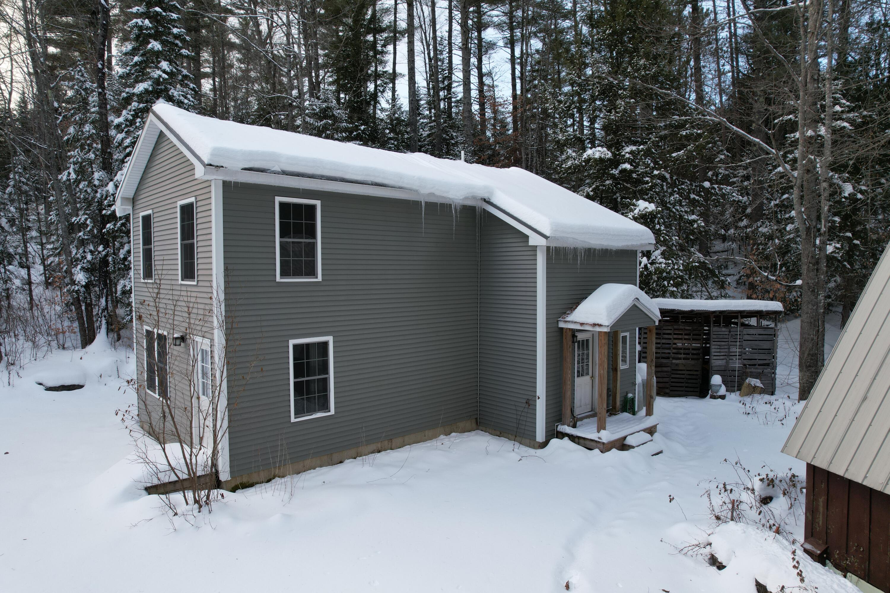 1015 Round House Road