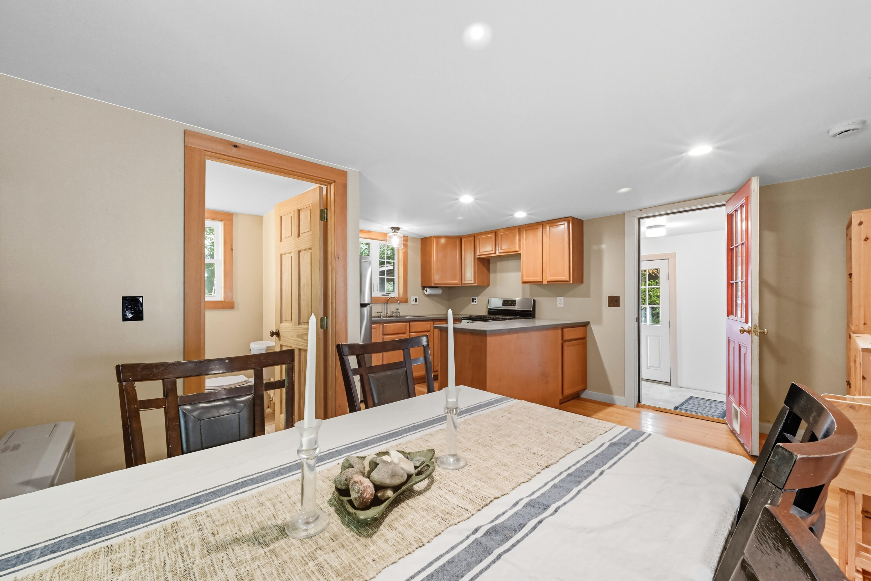 1015 Round House Road