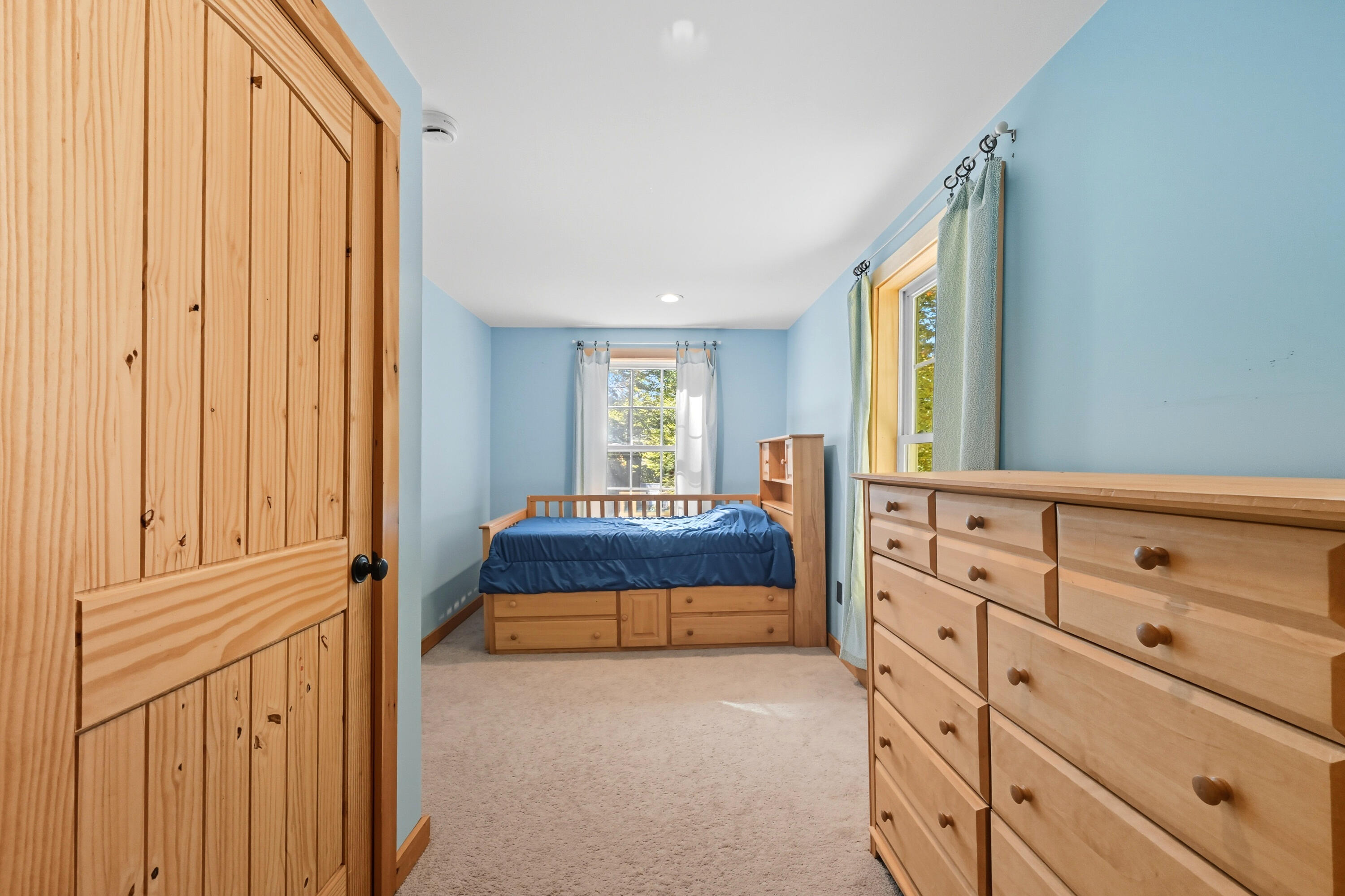 1015 Round House Road