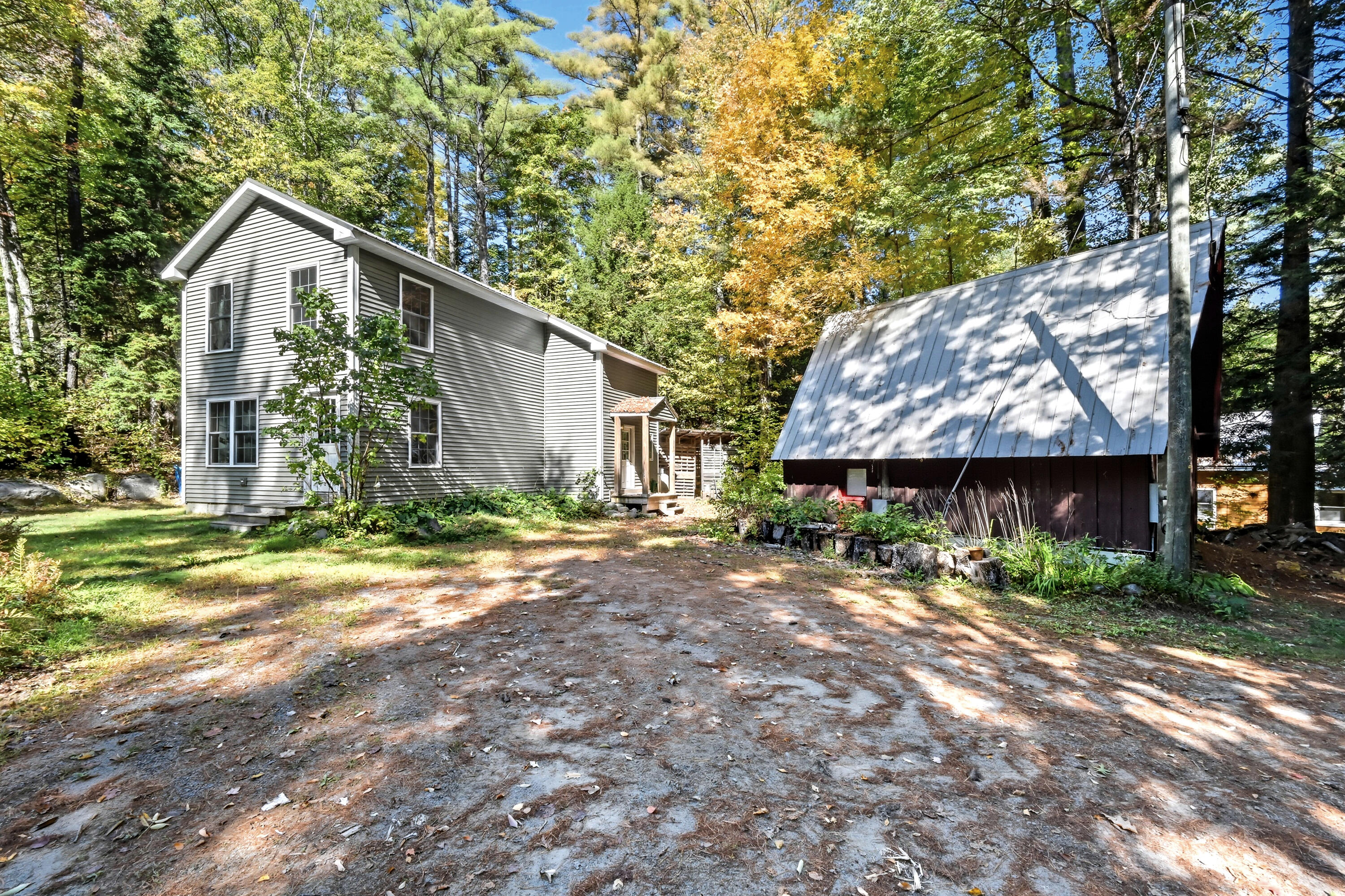 1015 Round House Road