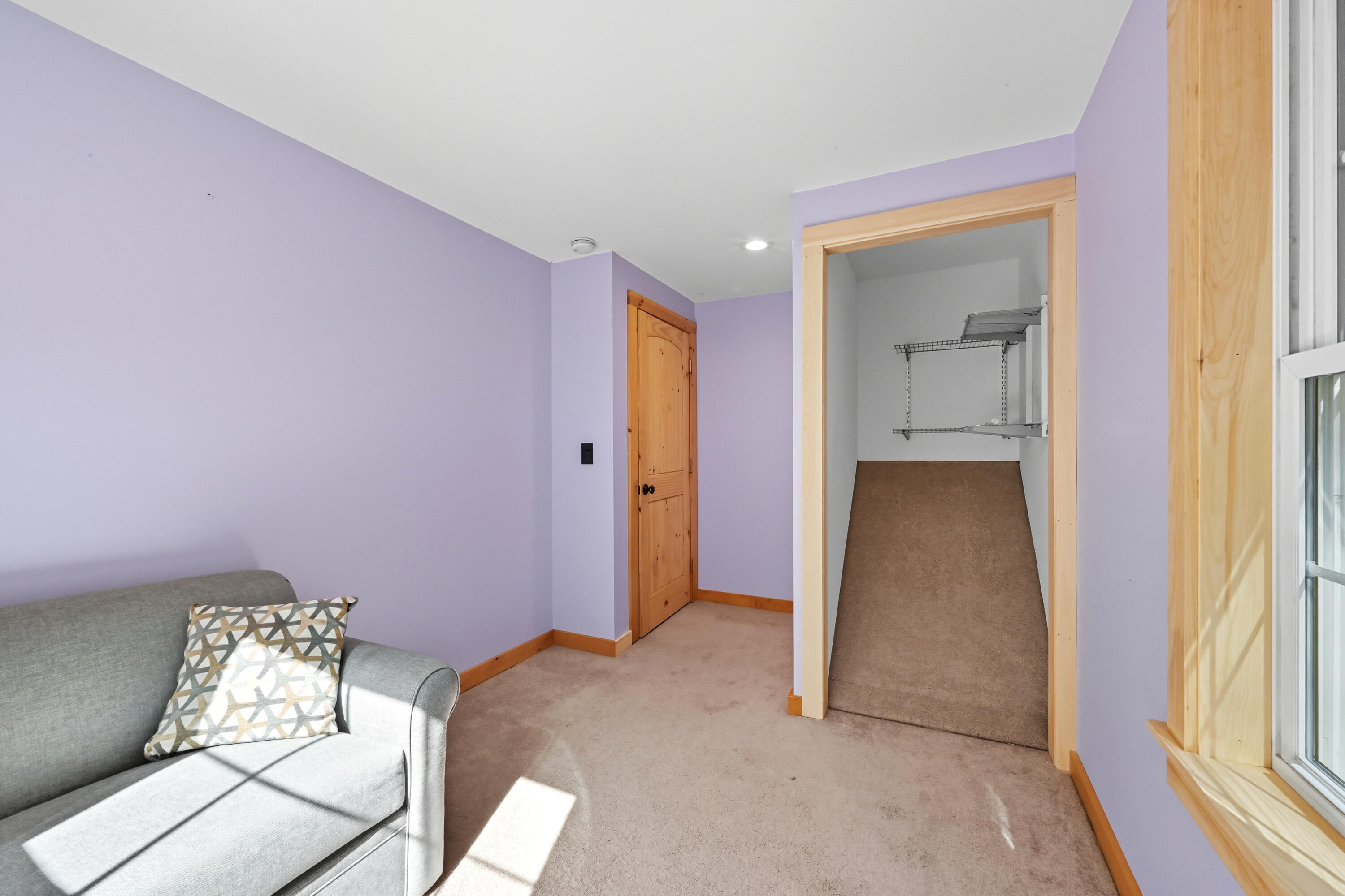 1015 Round House Road