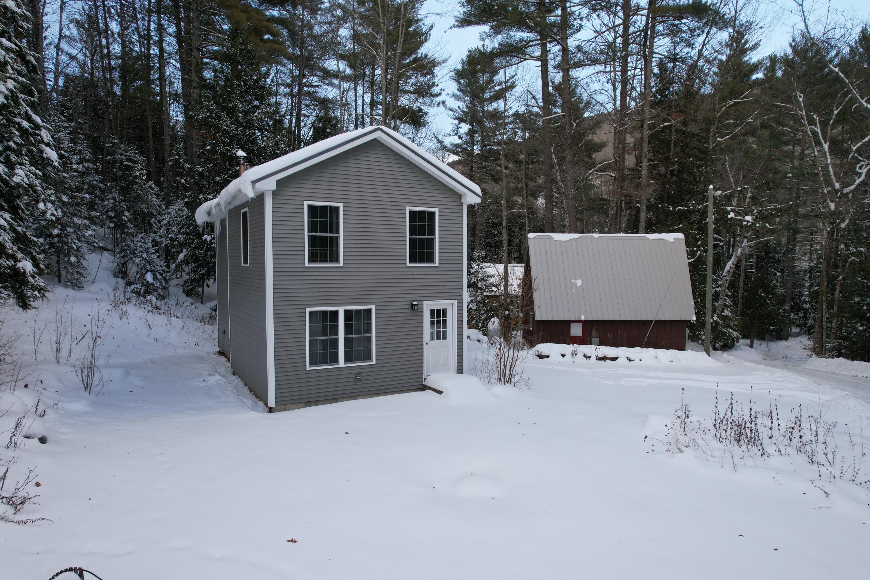 1015 Round House Road