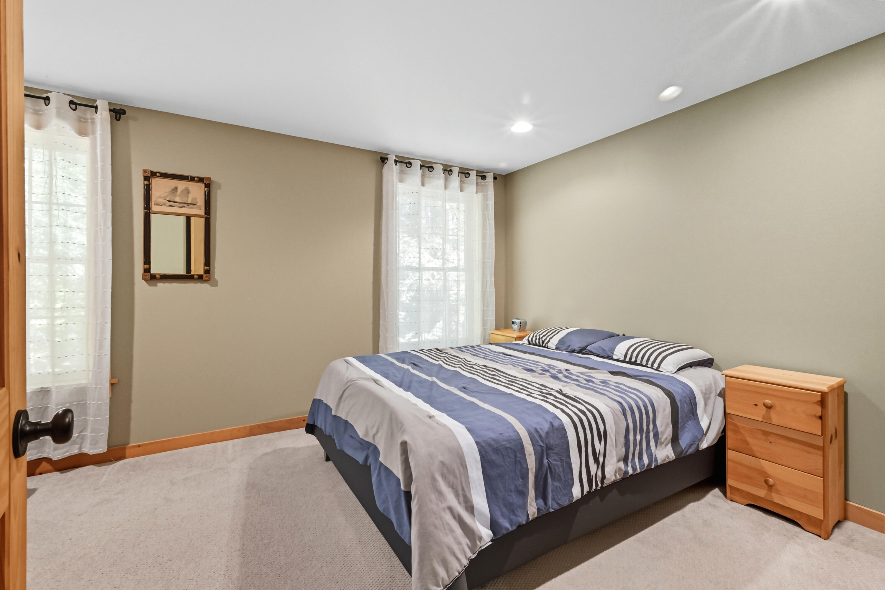 1015 Round House Road