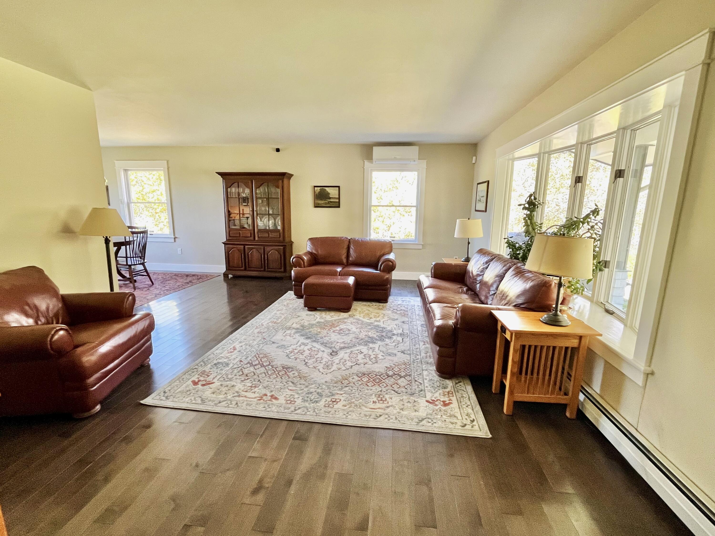 561 Bayside Road