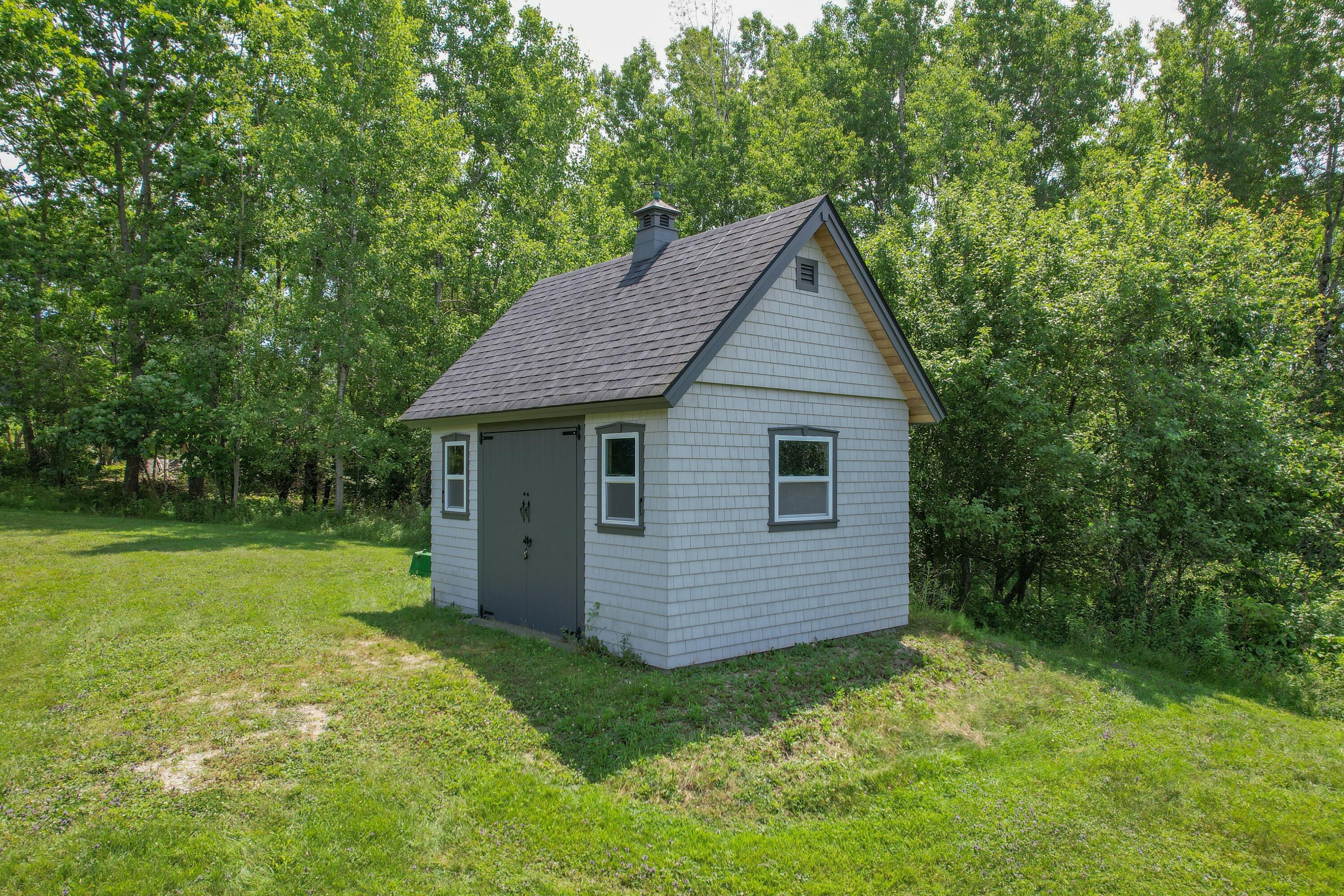 561 Bayside Road