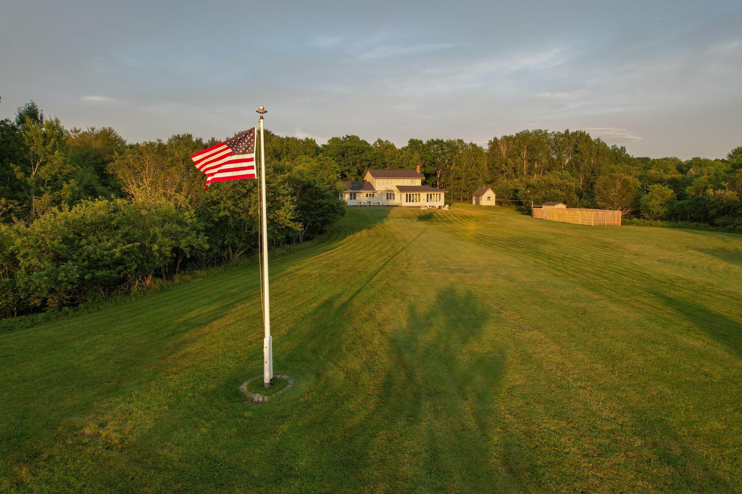 561 Bayside Road