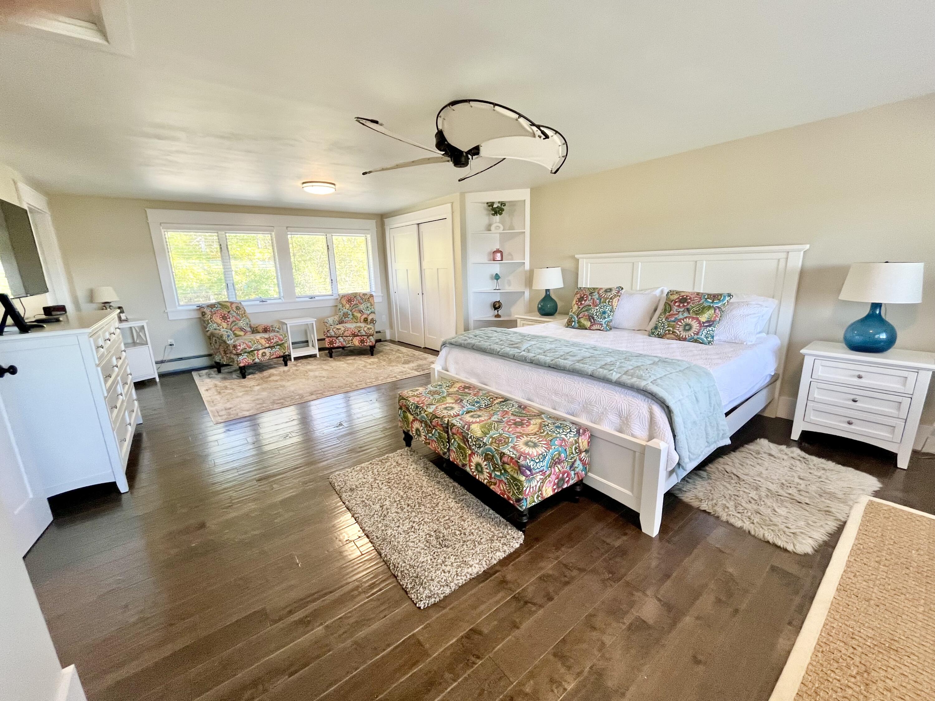 561 Bayside Road