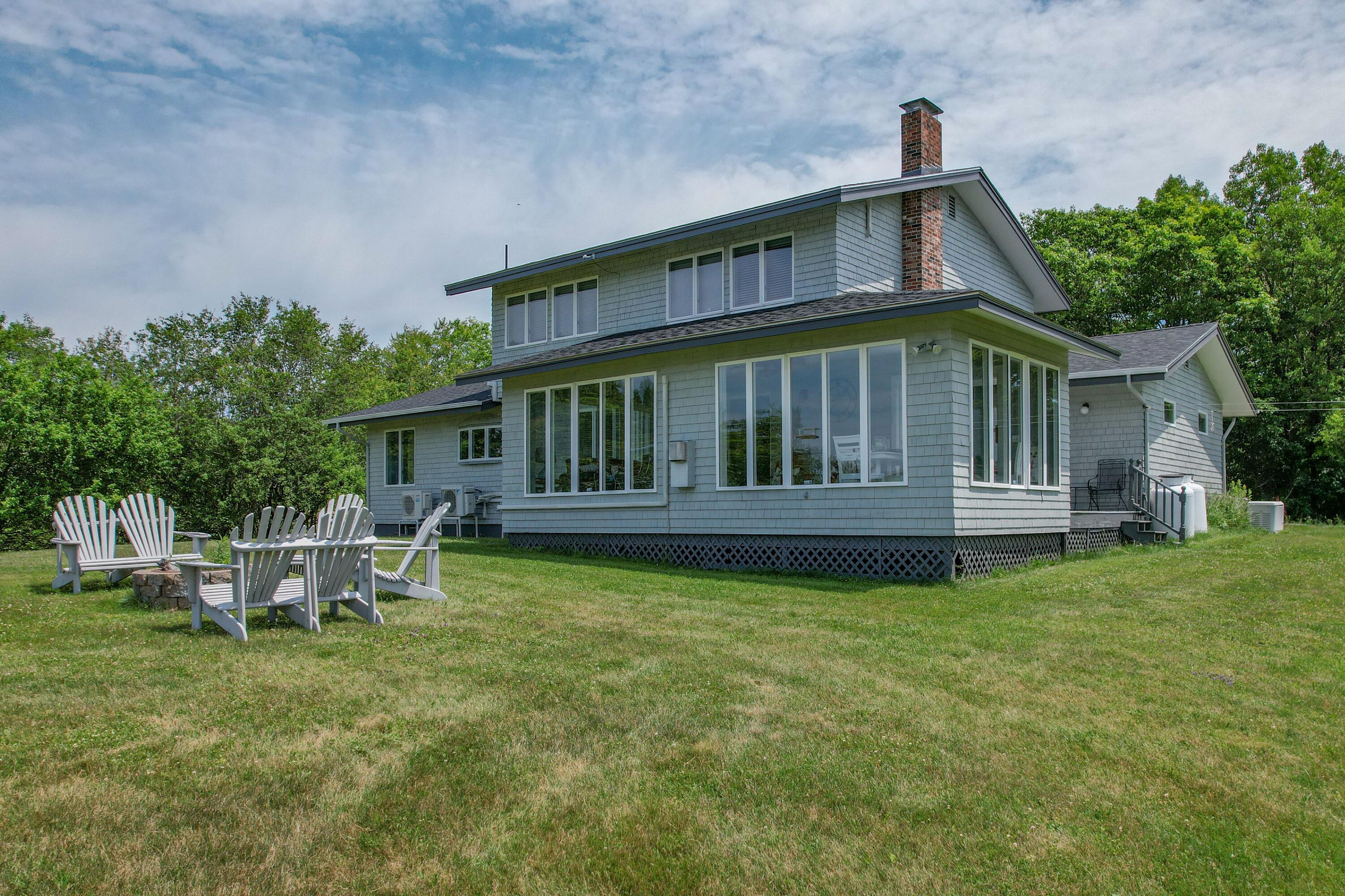 561 Bayside Road