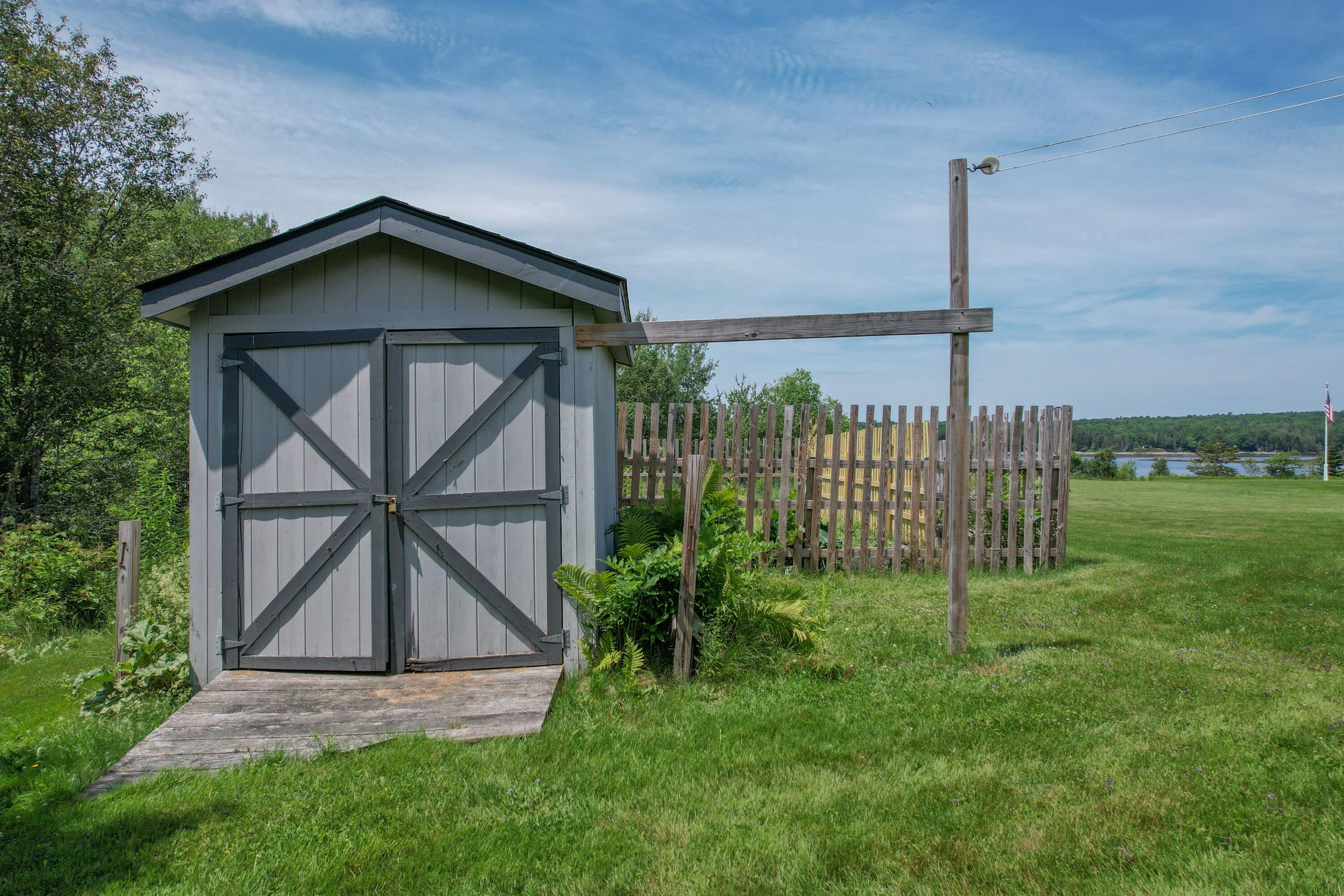 561 Bayside Road