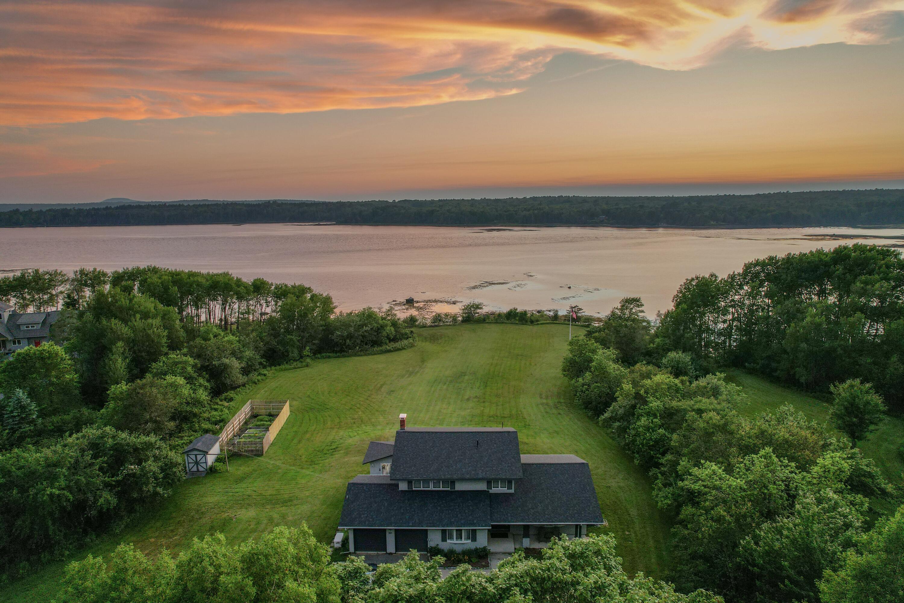 561 Bayside Road