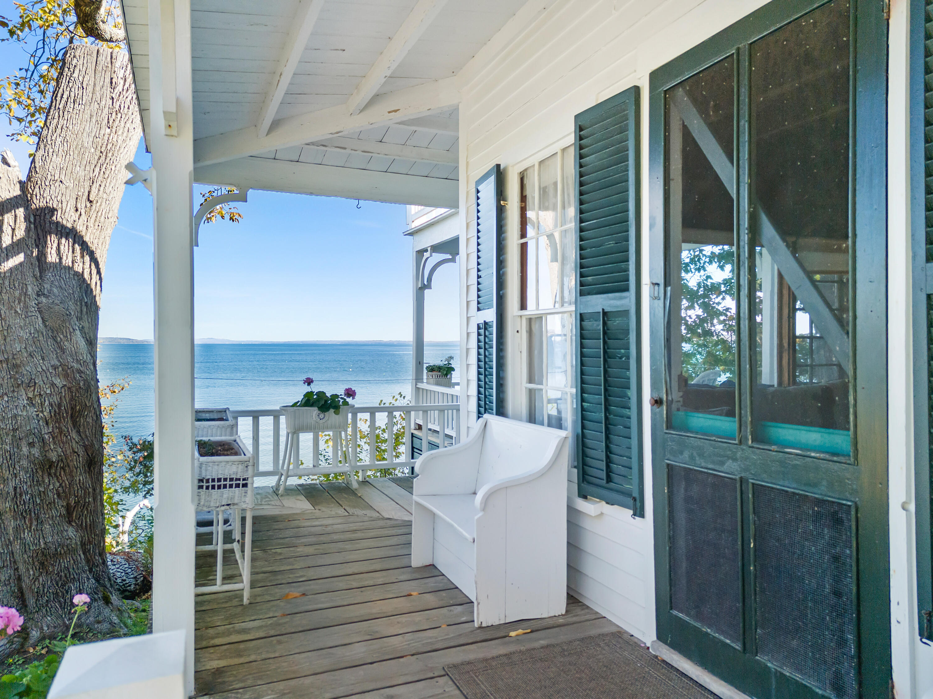 2 Bayview Park