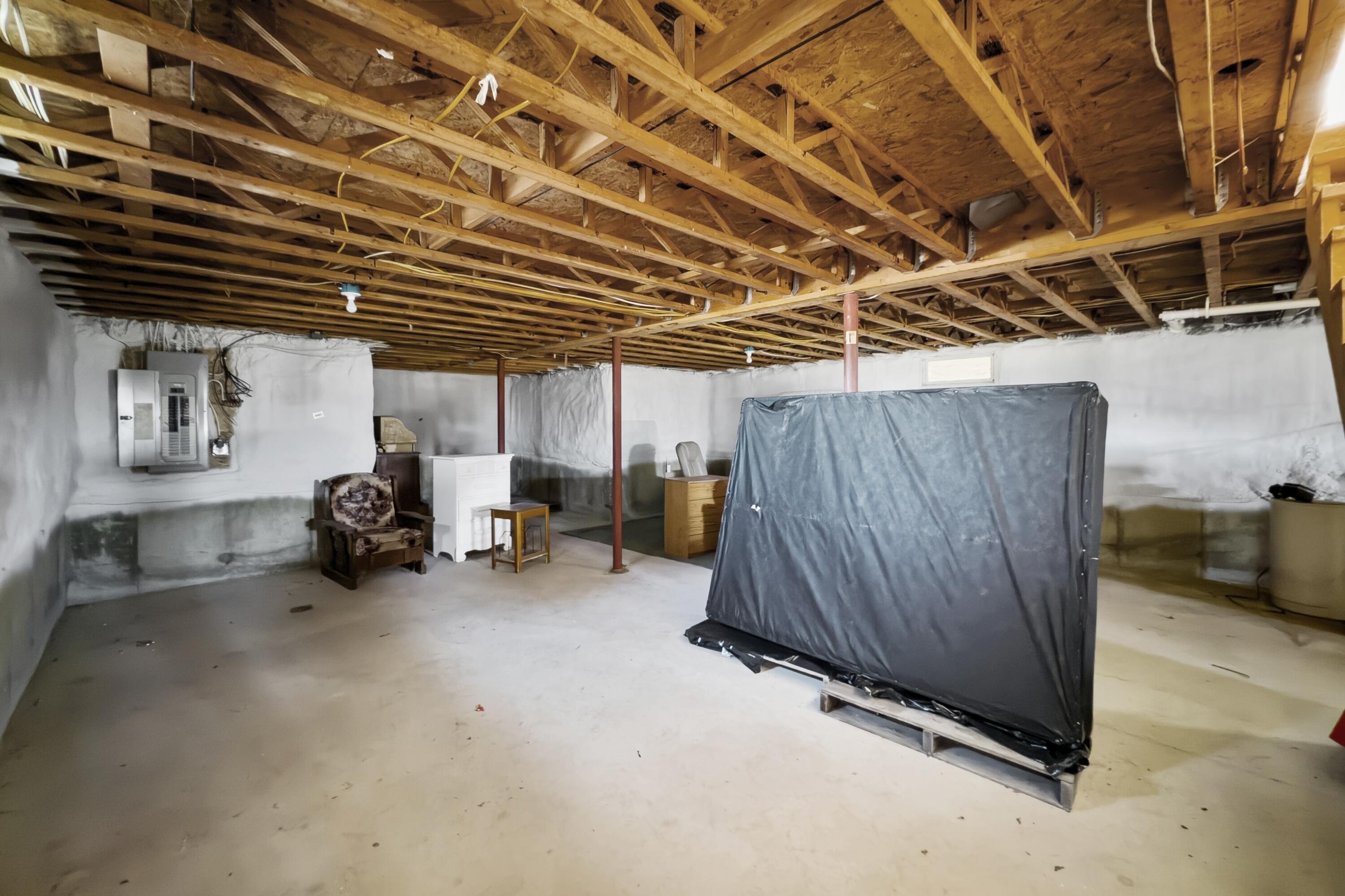 169 W West Meadow Road