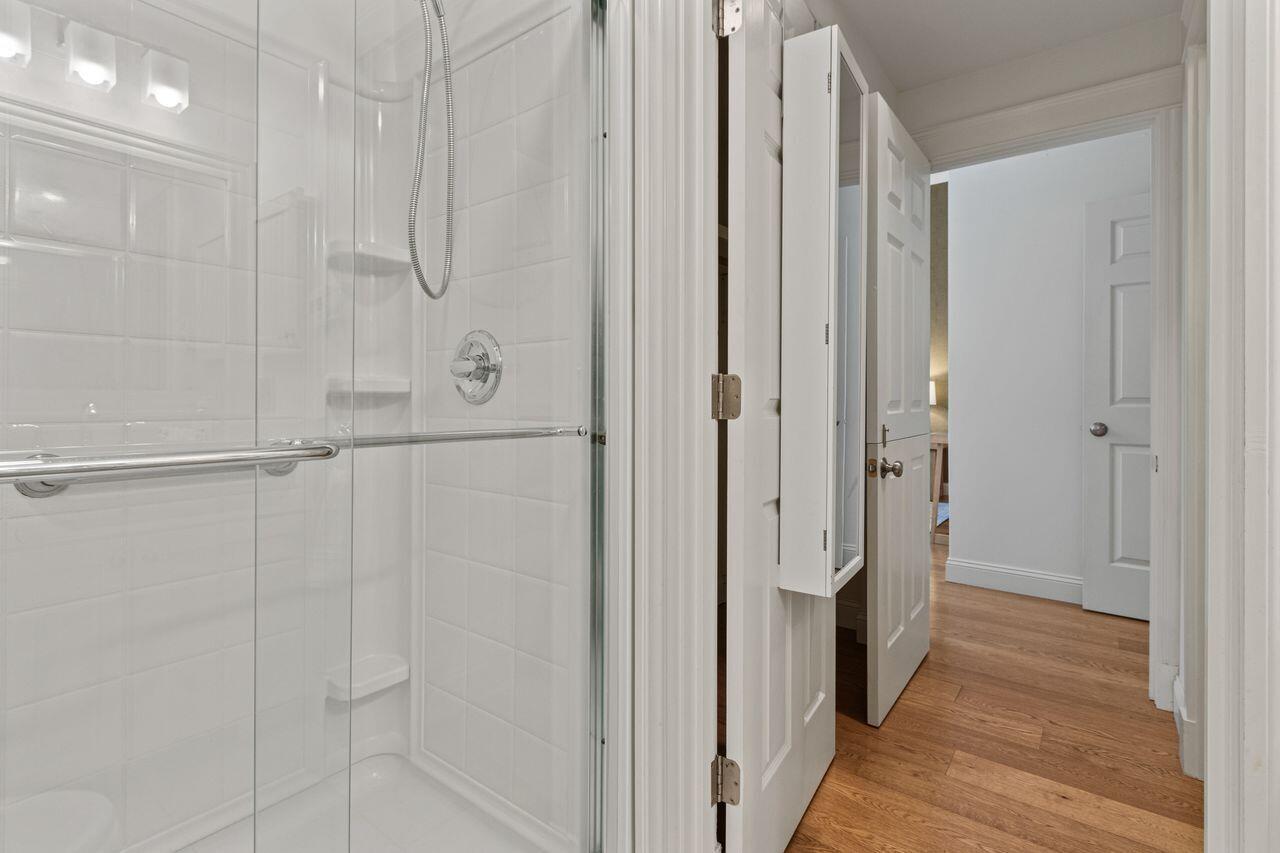 11 Wakely Court 905