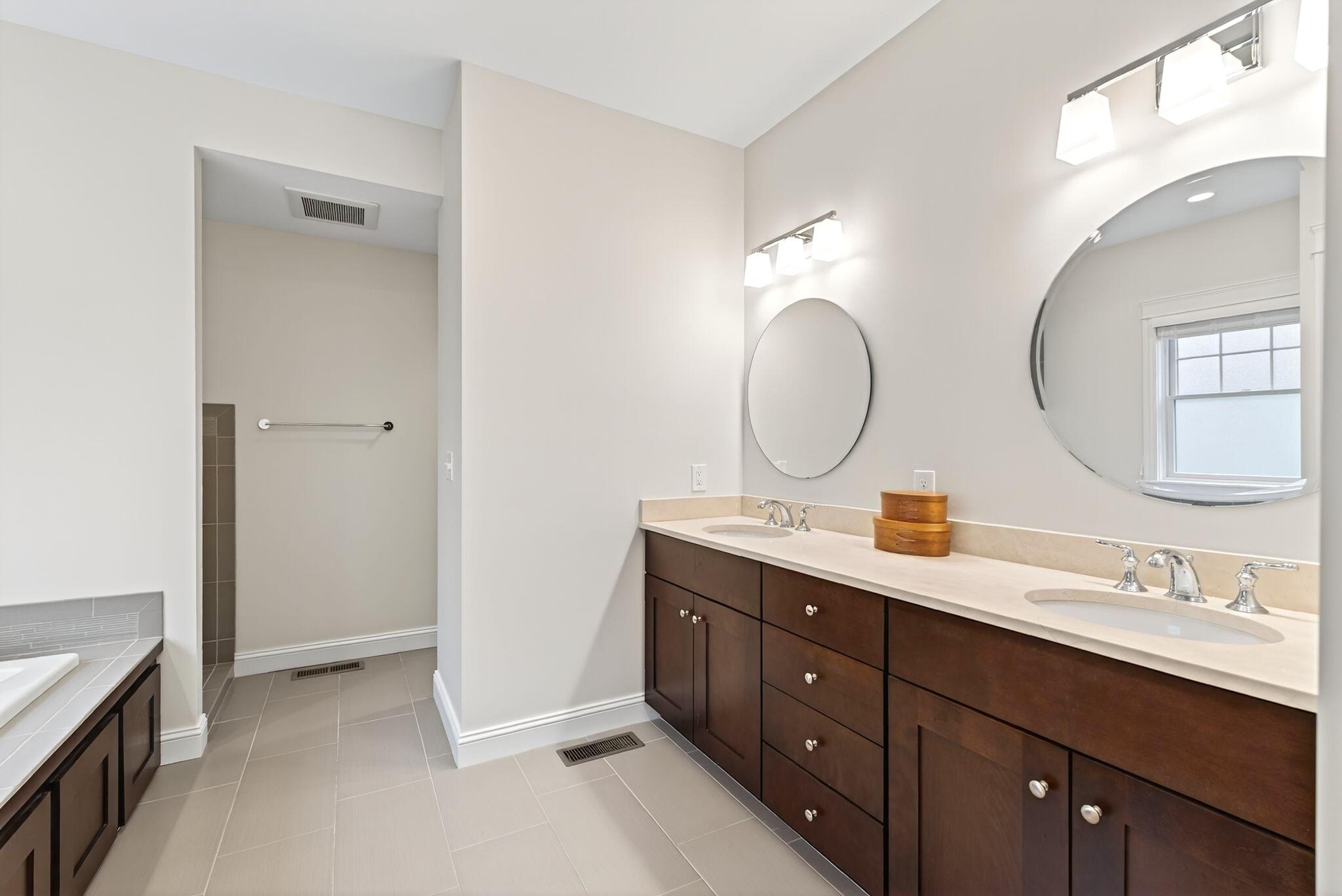 5 Lindenwood Lane 5