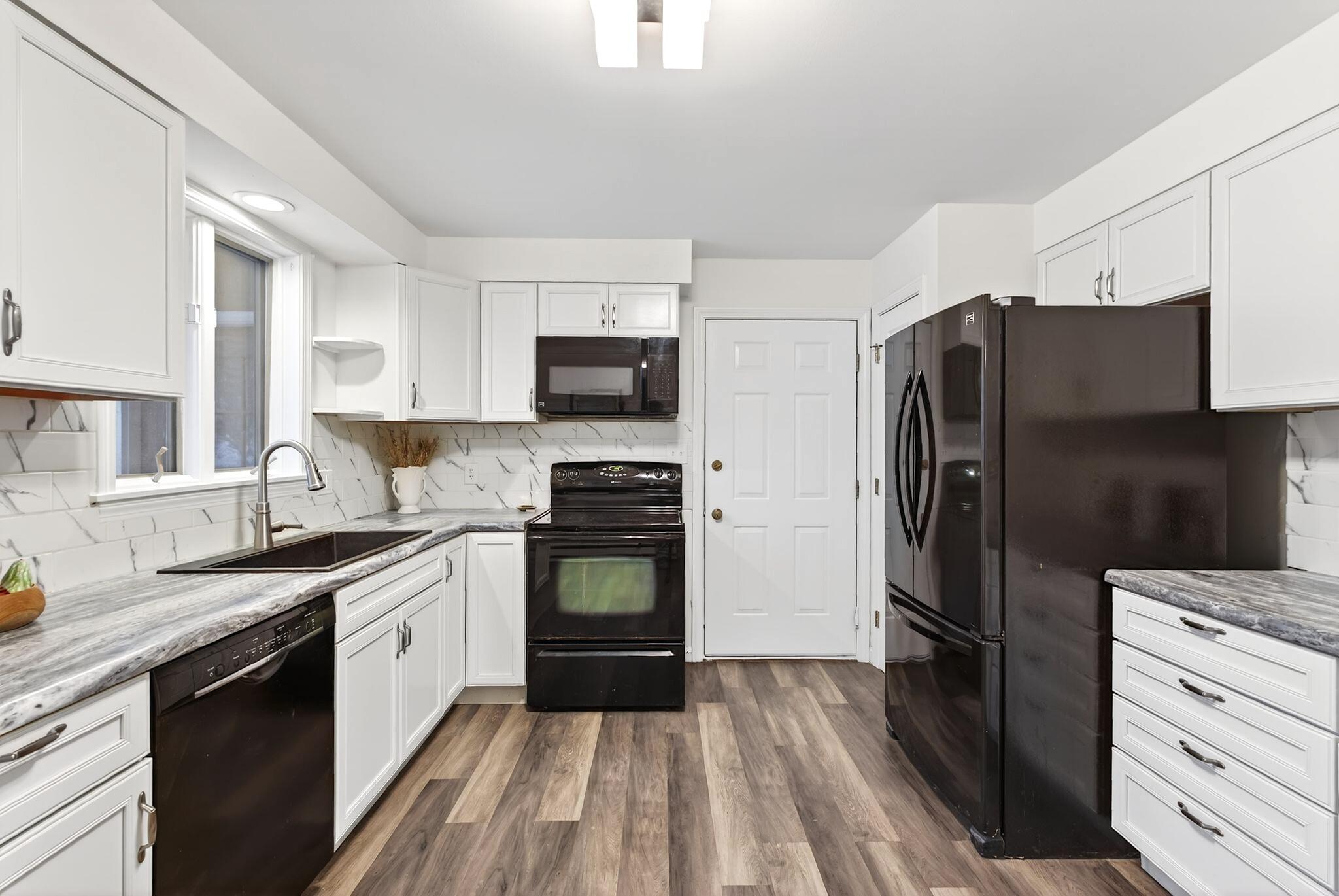 18 Stoneledge Drive 18