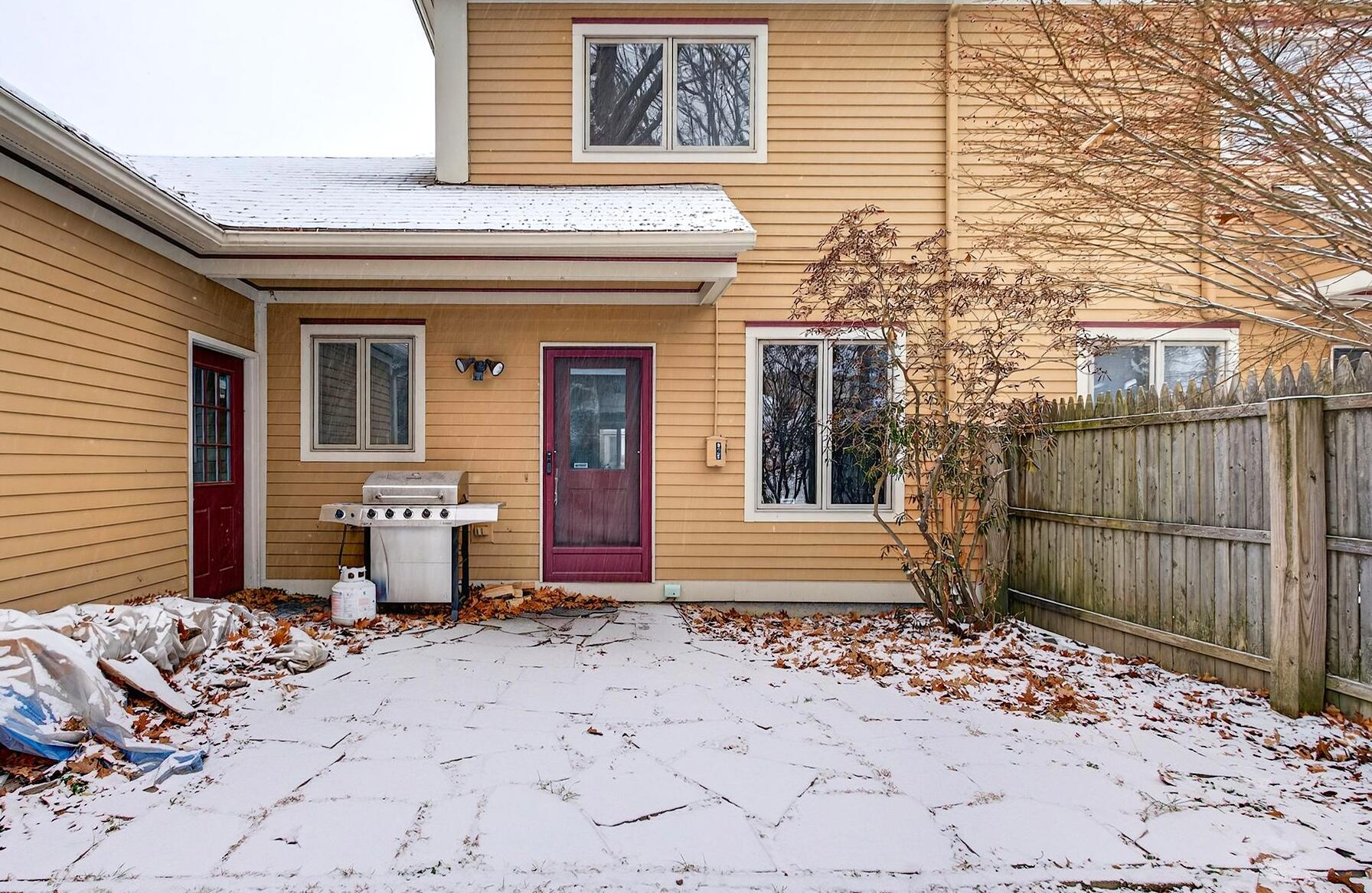 18 Stoneledge Drive 18