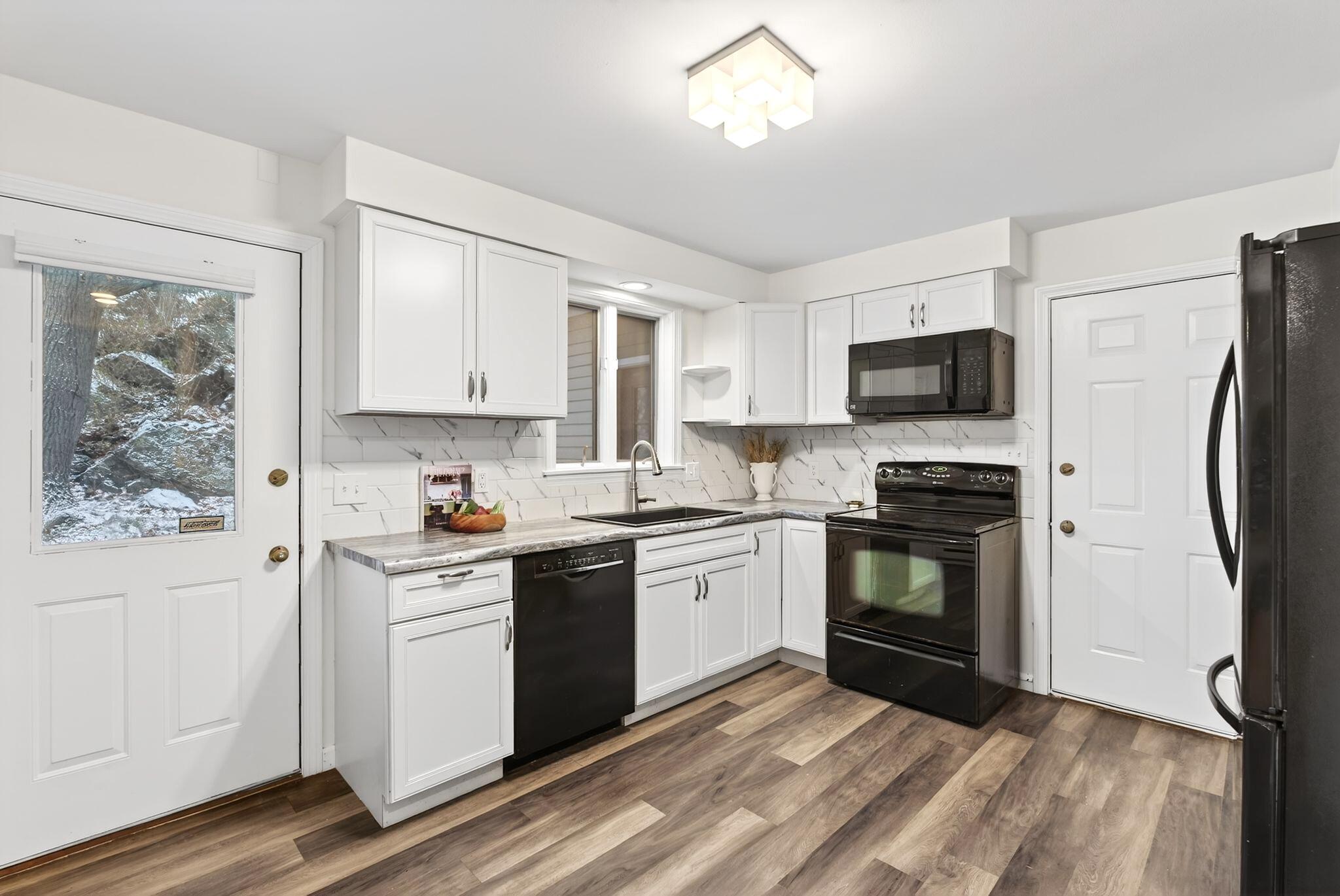 18 Stoneledge Drive 18