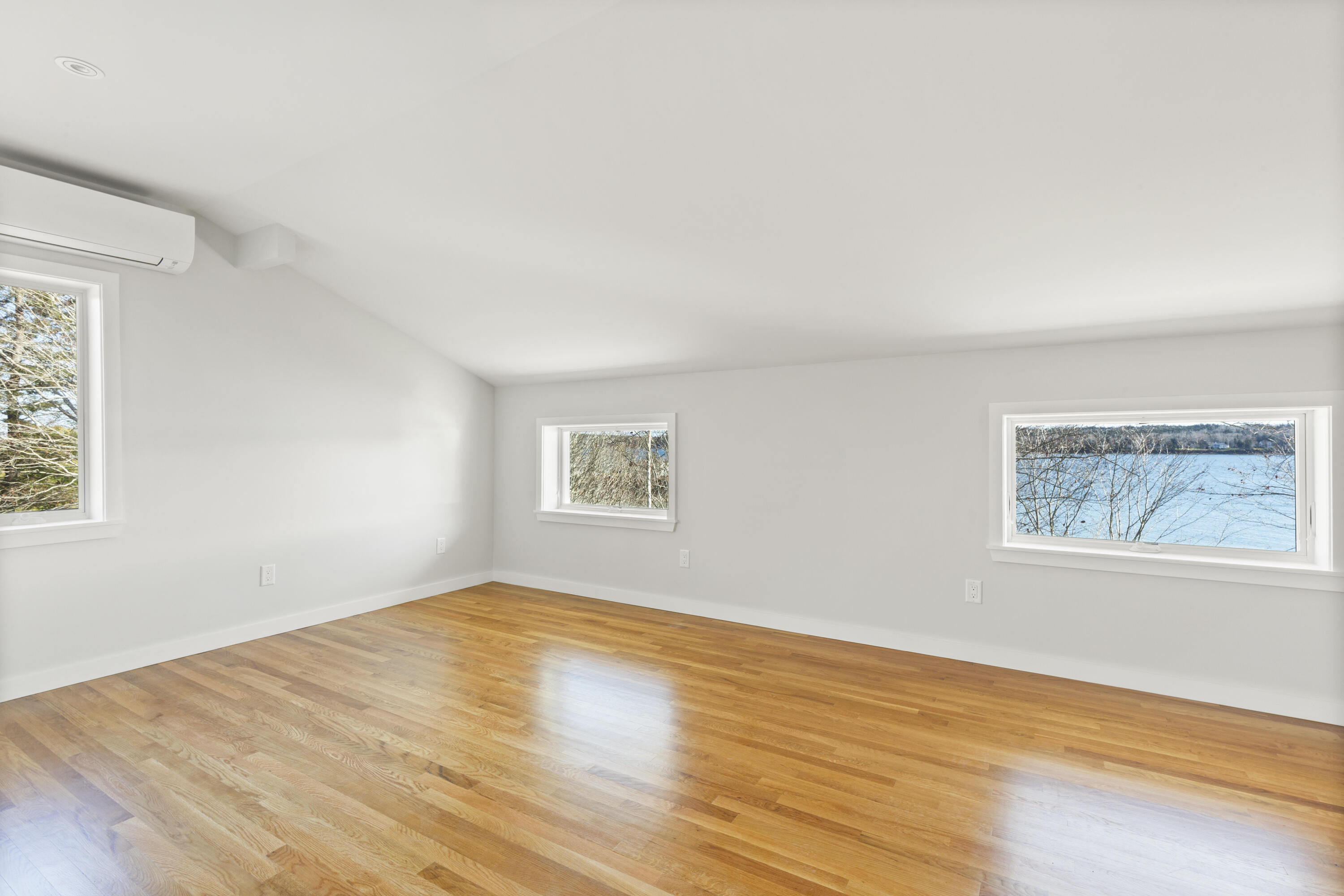 21 Spring Hill Road