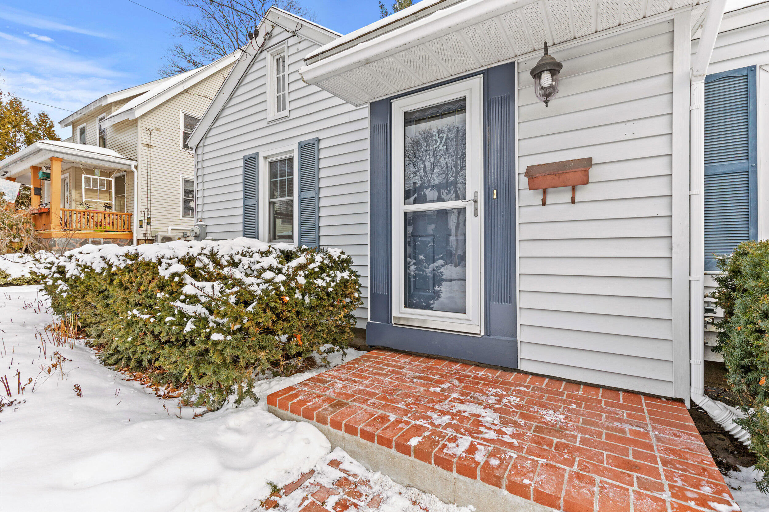 32 Wolcott Street