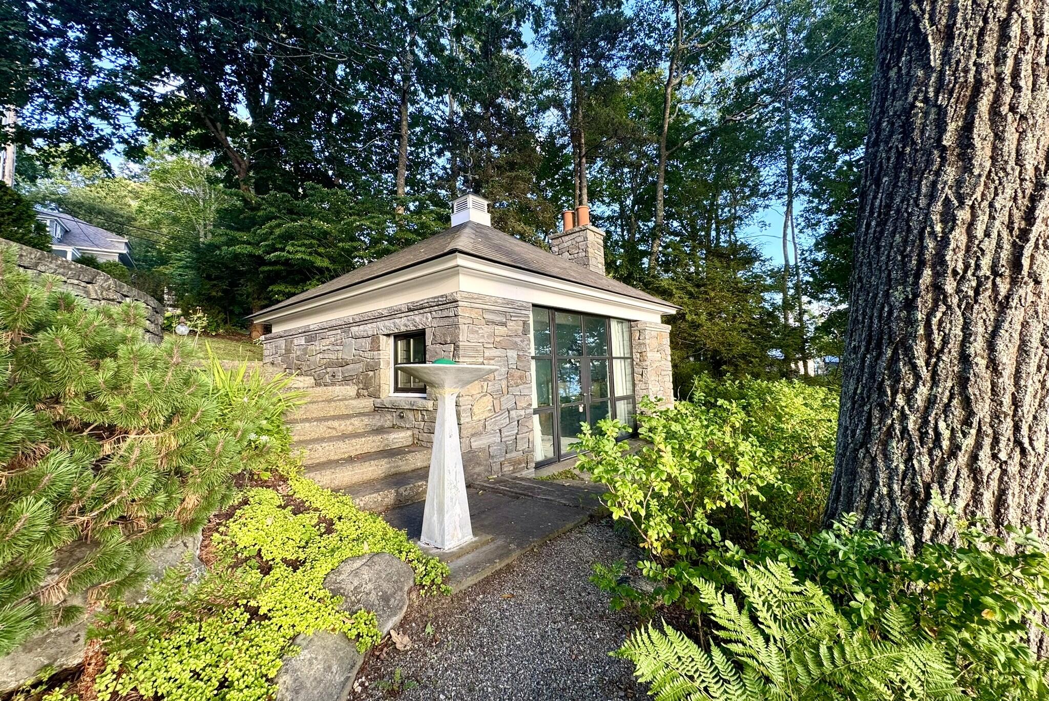 198 Beauchamp Point Road