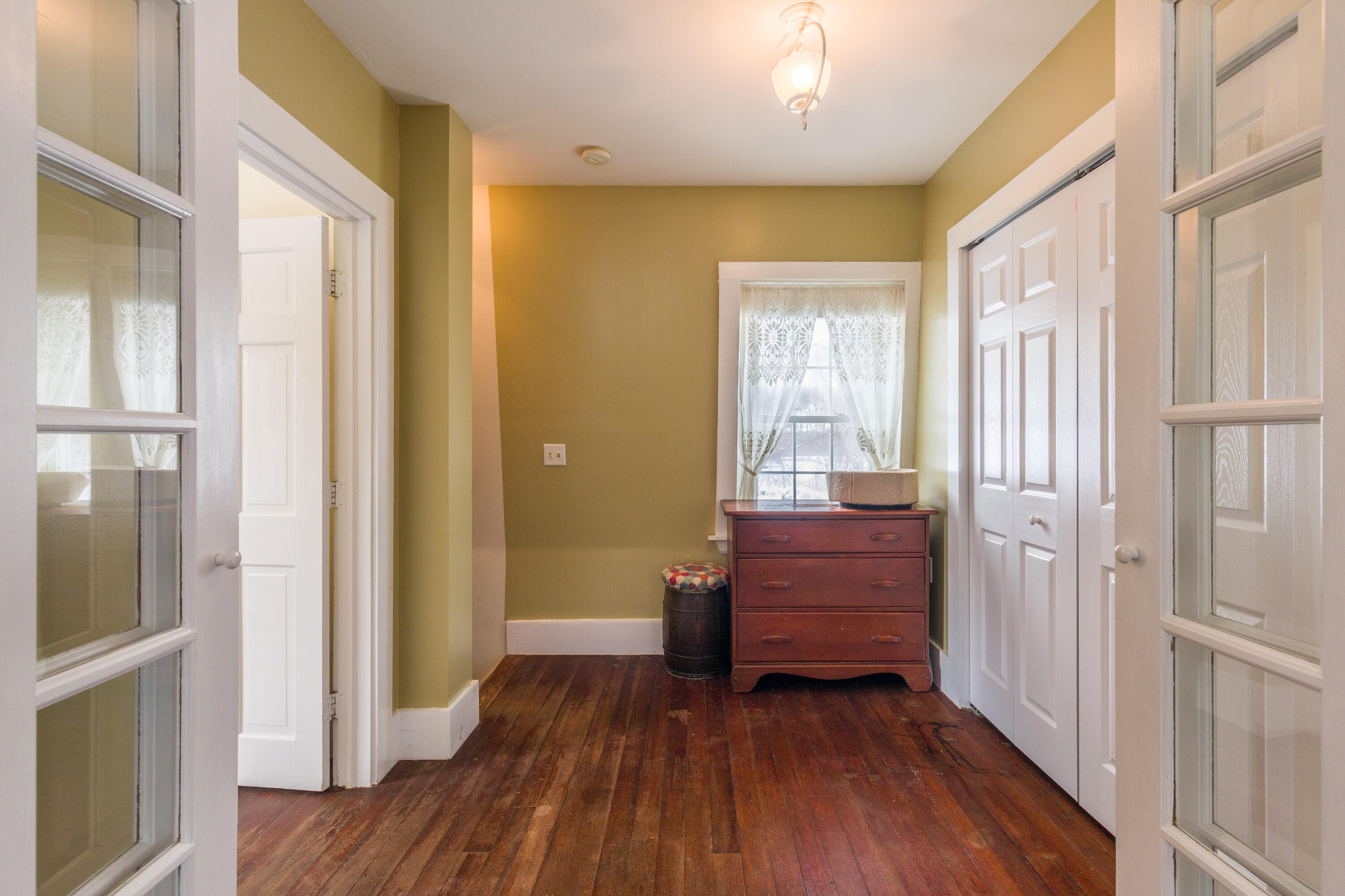 726 W Auburn Road