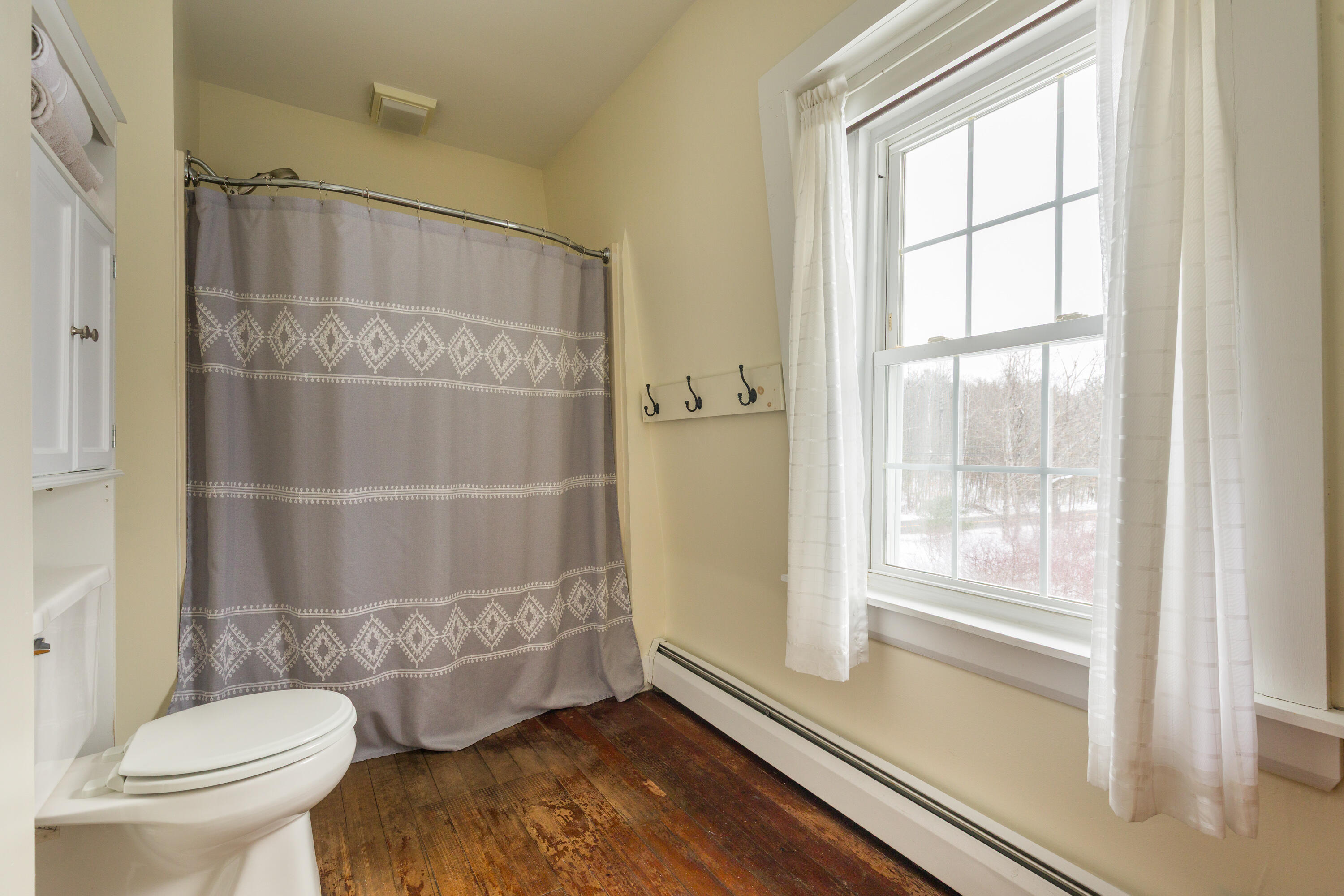 726 W Auburn Road