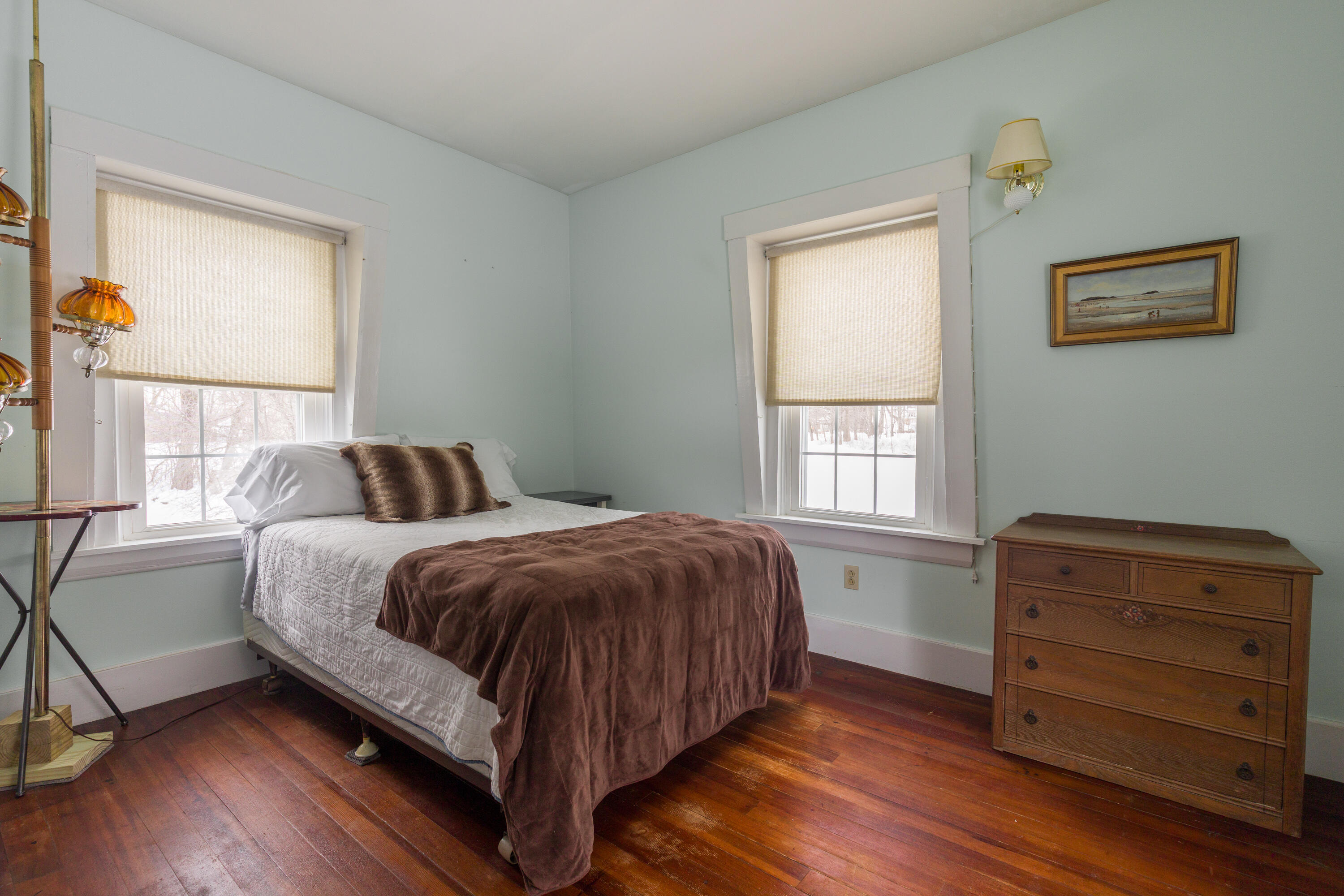 726 W Auburn Road