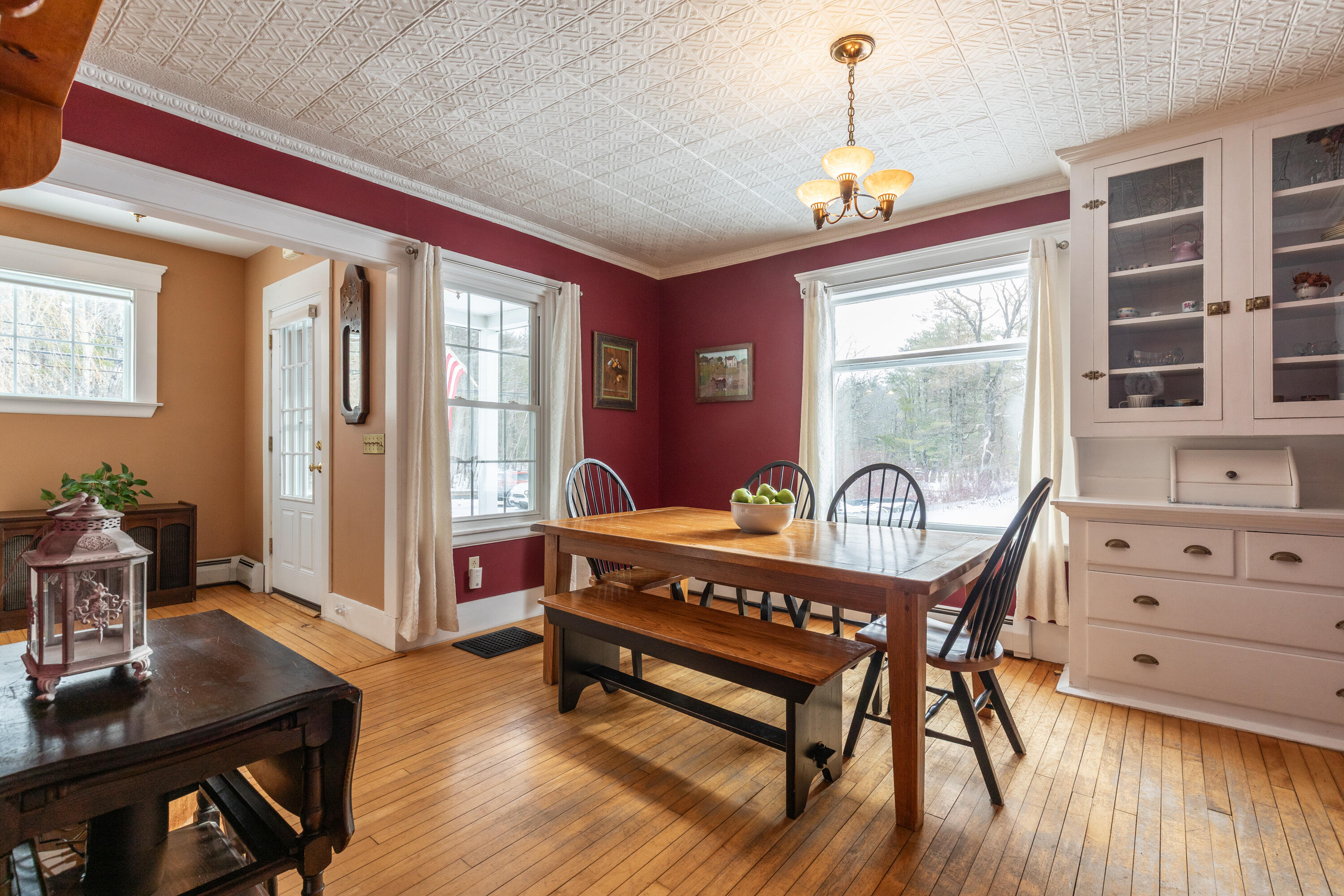 726 W Auburn Road