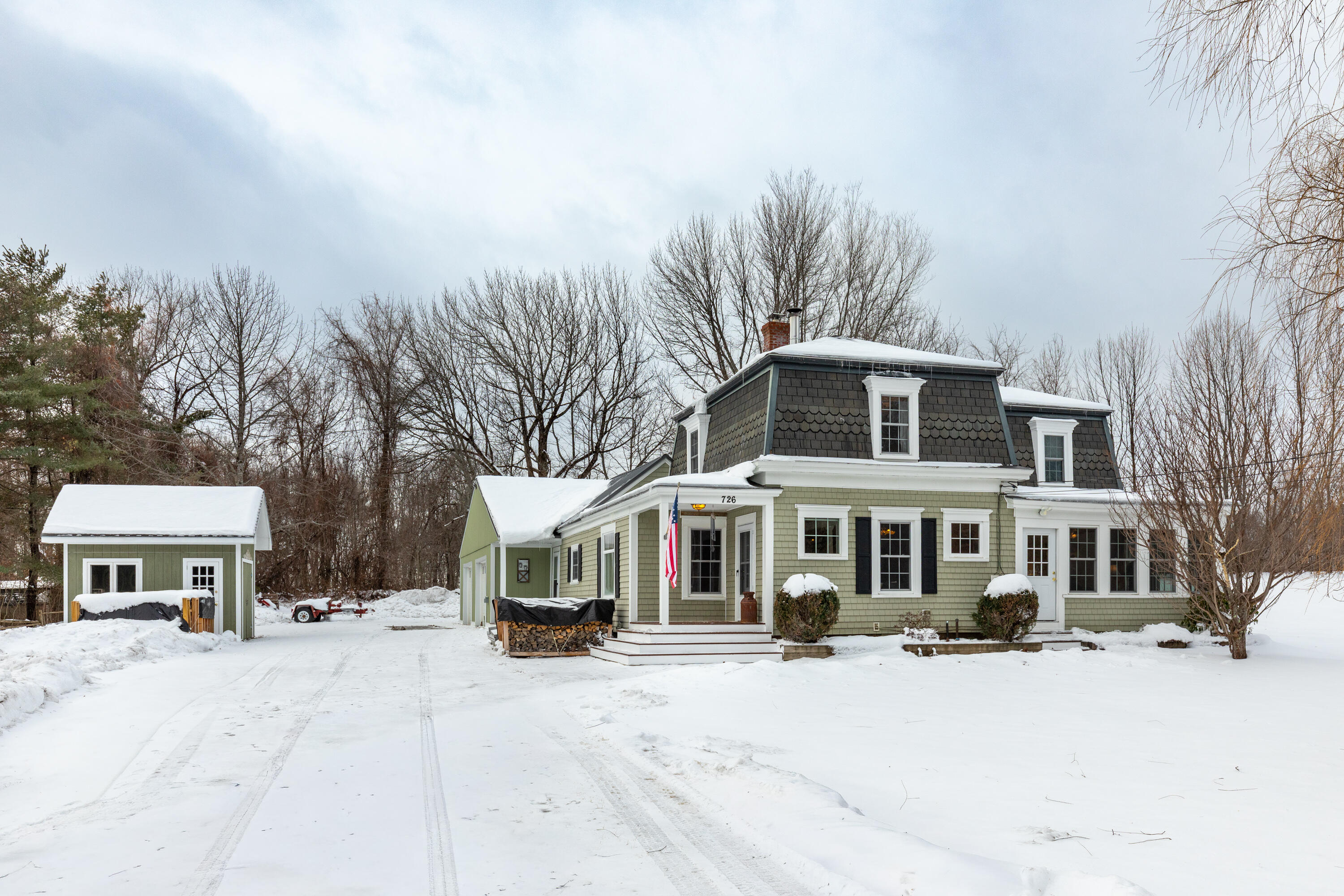726 W Auburn Road