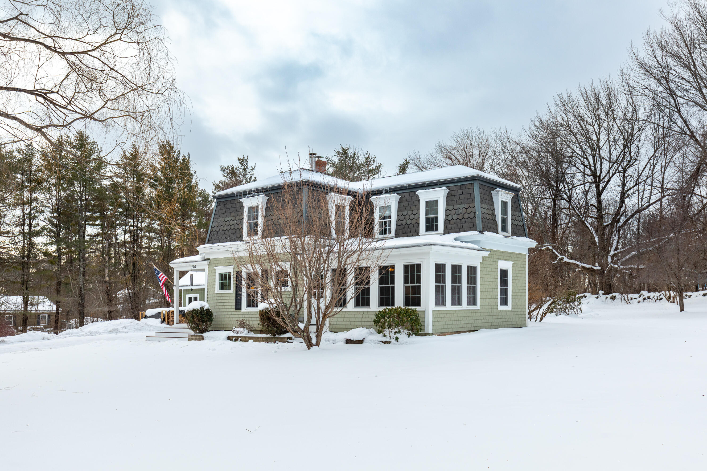 726 W Auburn Road