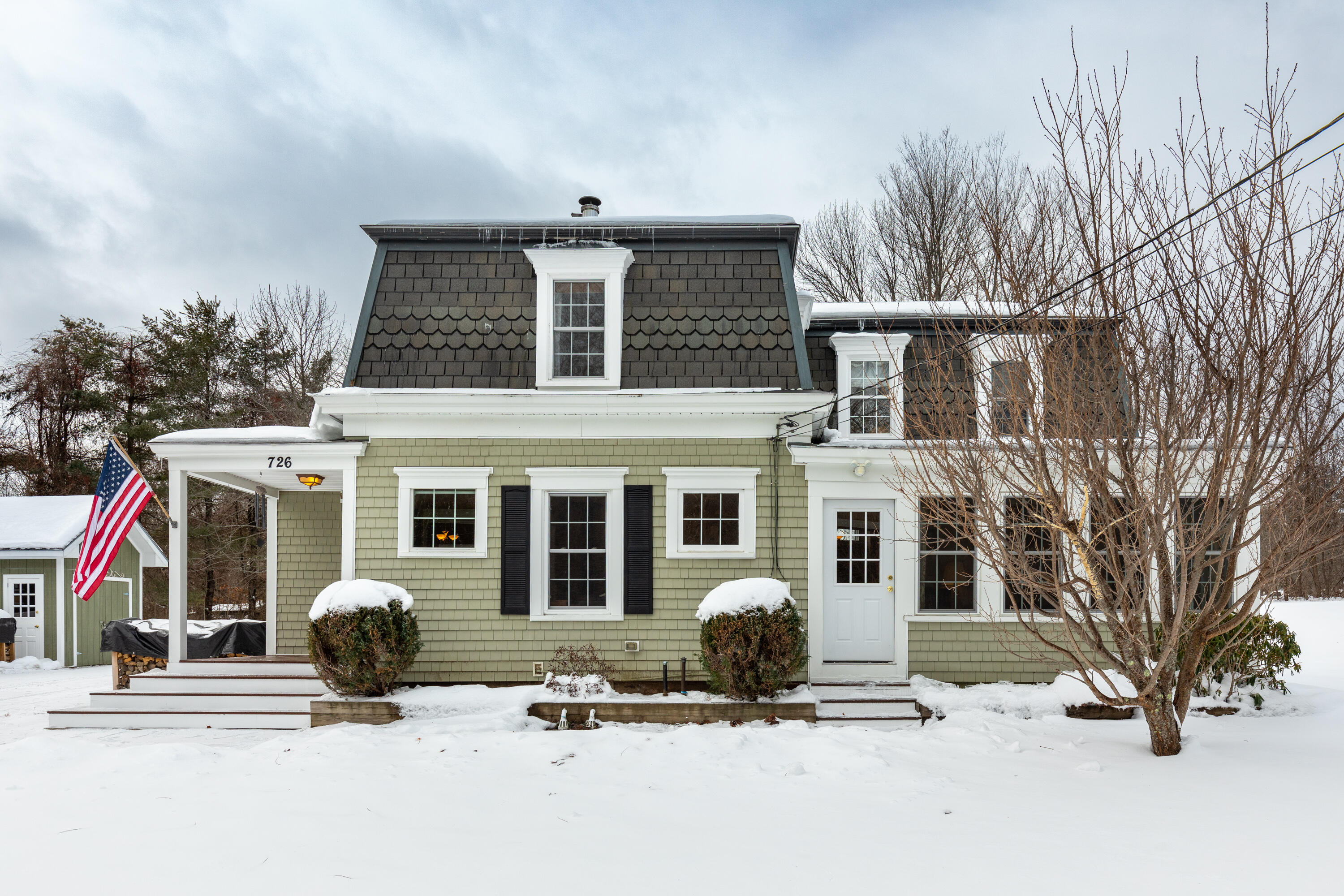 726 W Auburn Road