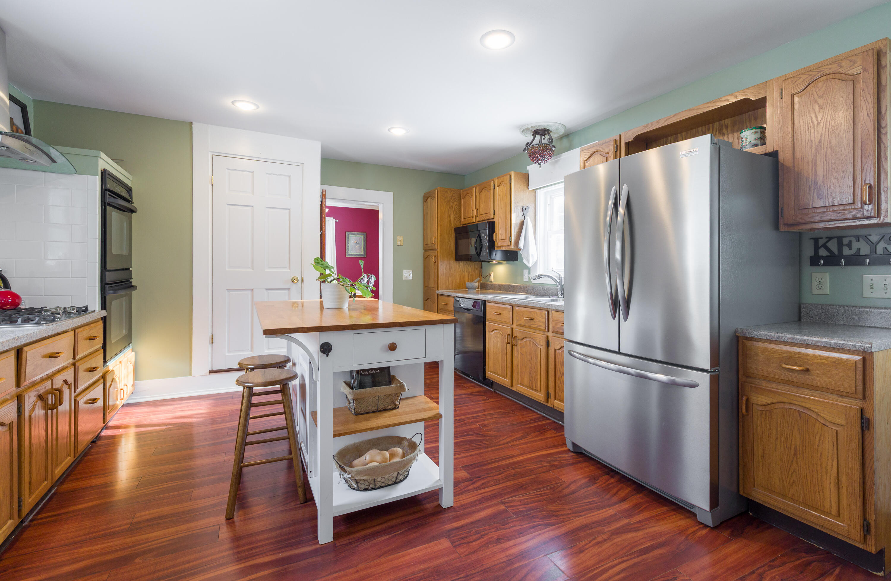 726 W Auburn Road
