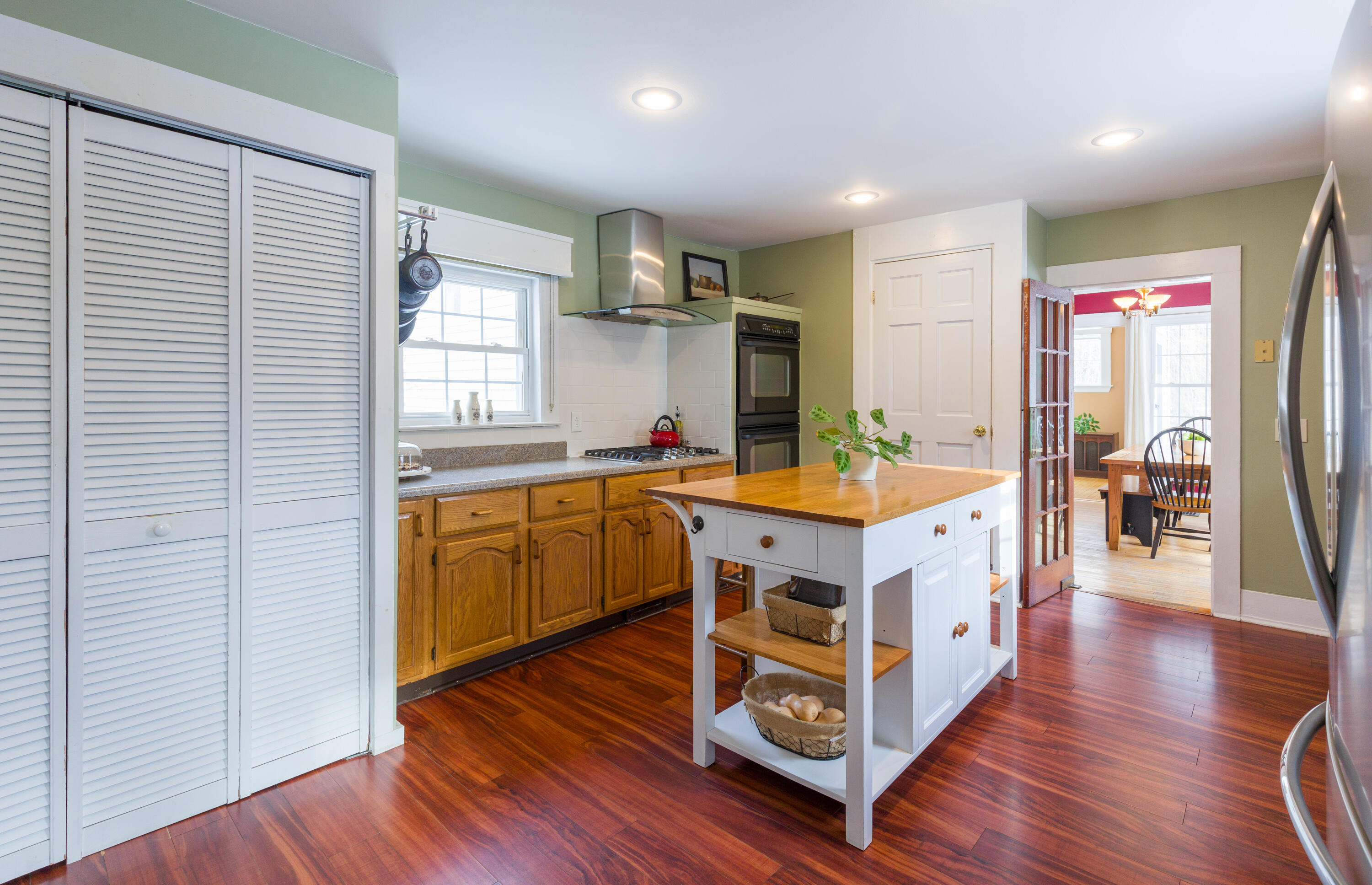726 W Auburn Road
