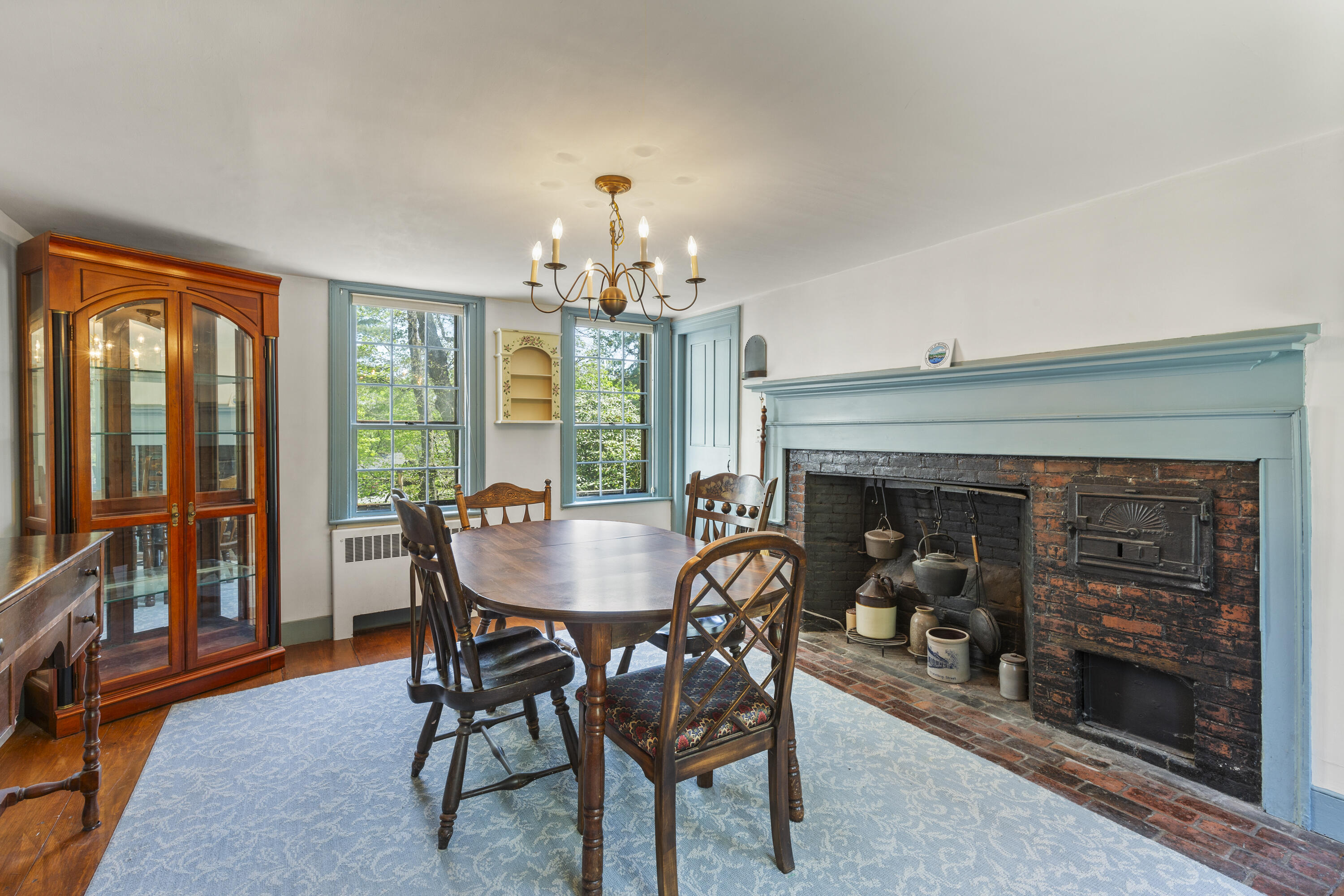 42 Winthrop Street