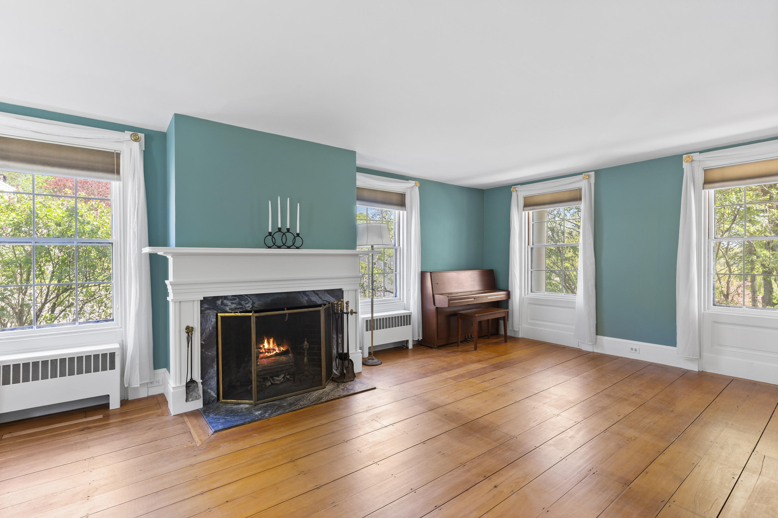 42 Winthrop Street