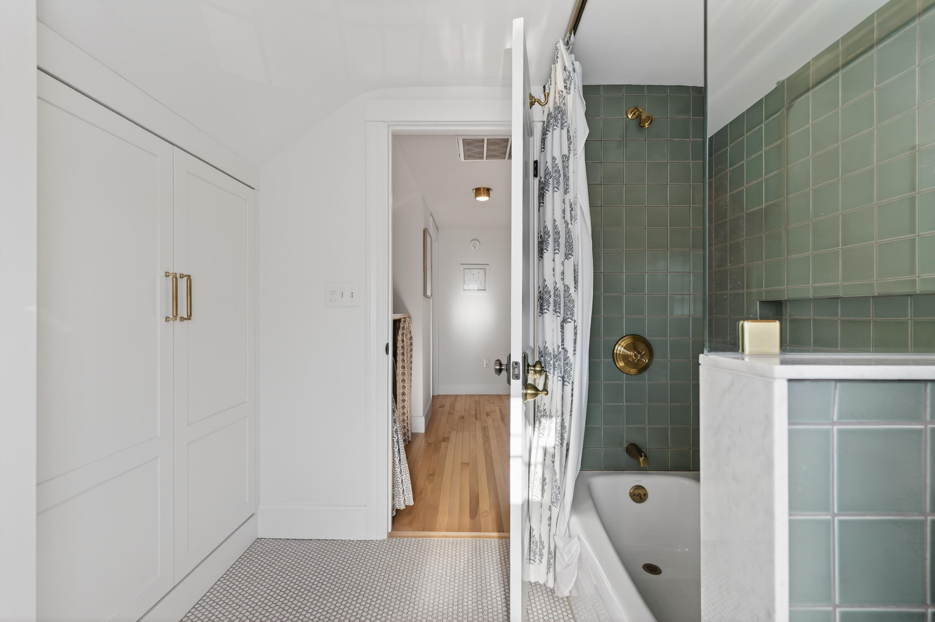 18 Woodcrest Road
