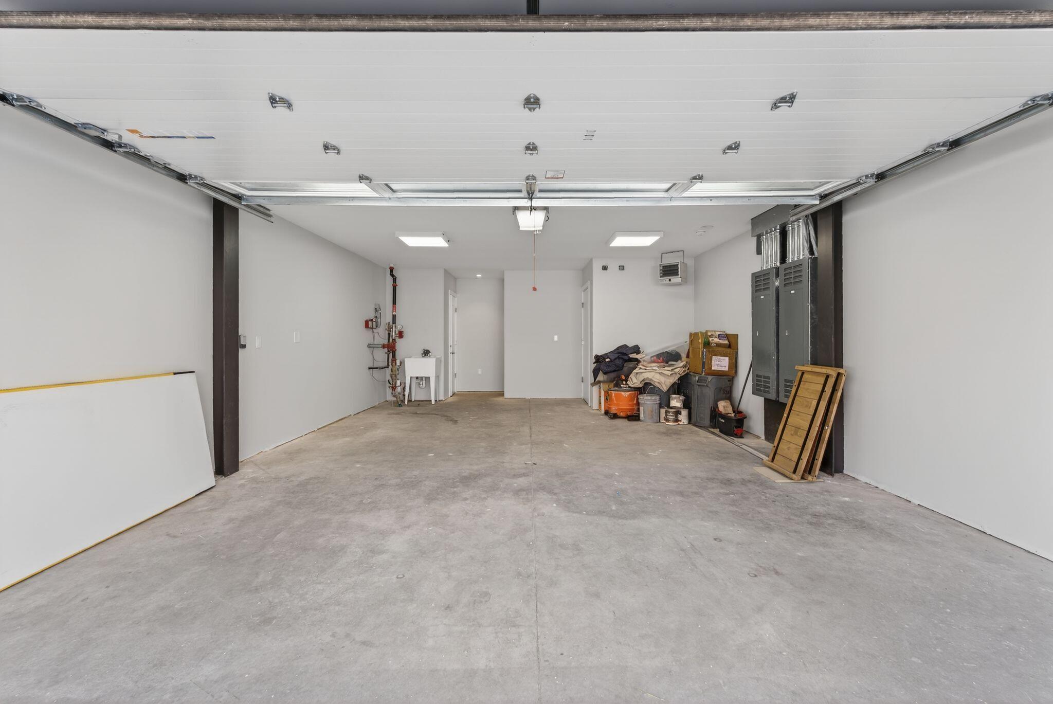 55 Carleton Street B