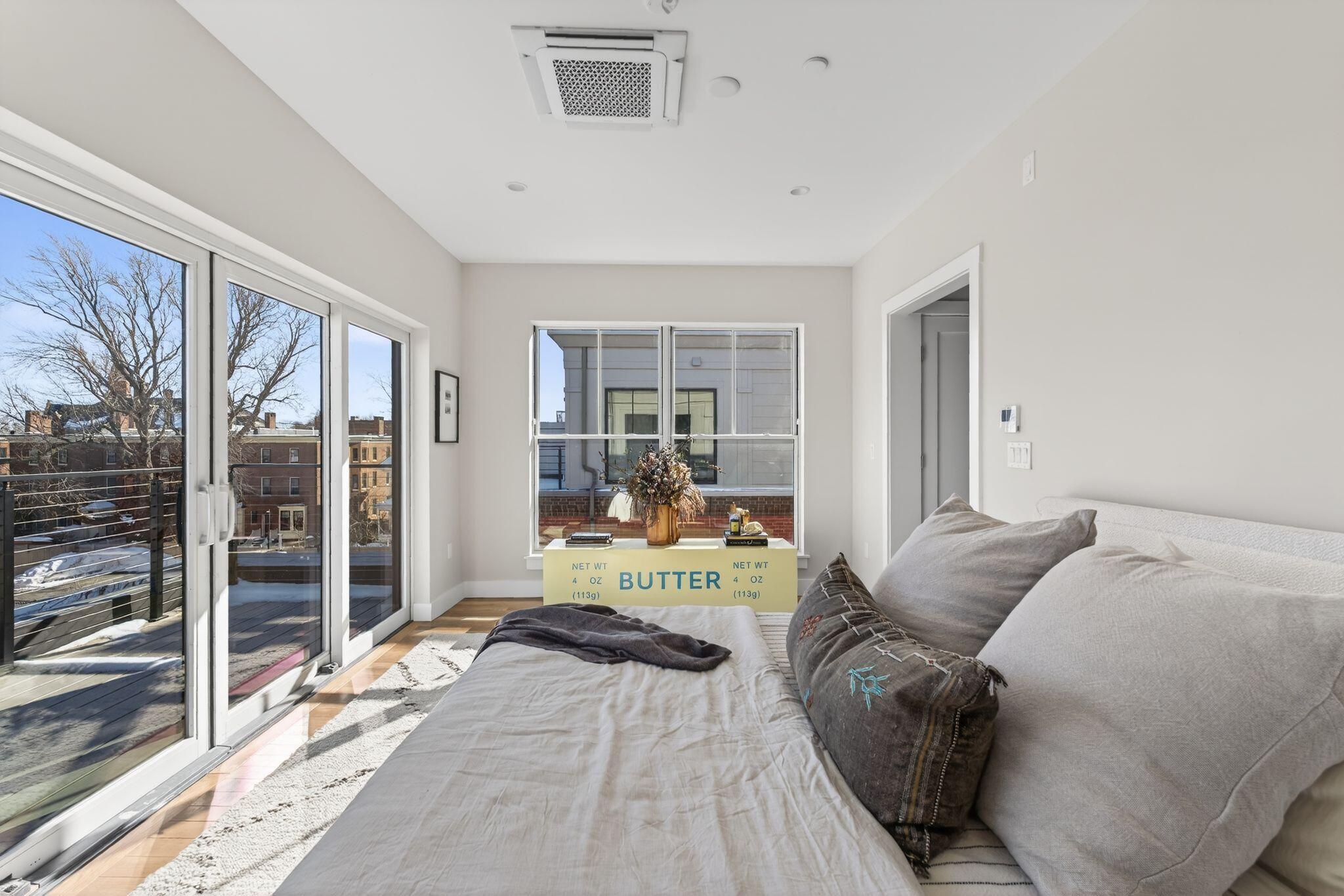 55 Carleton Street B