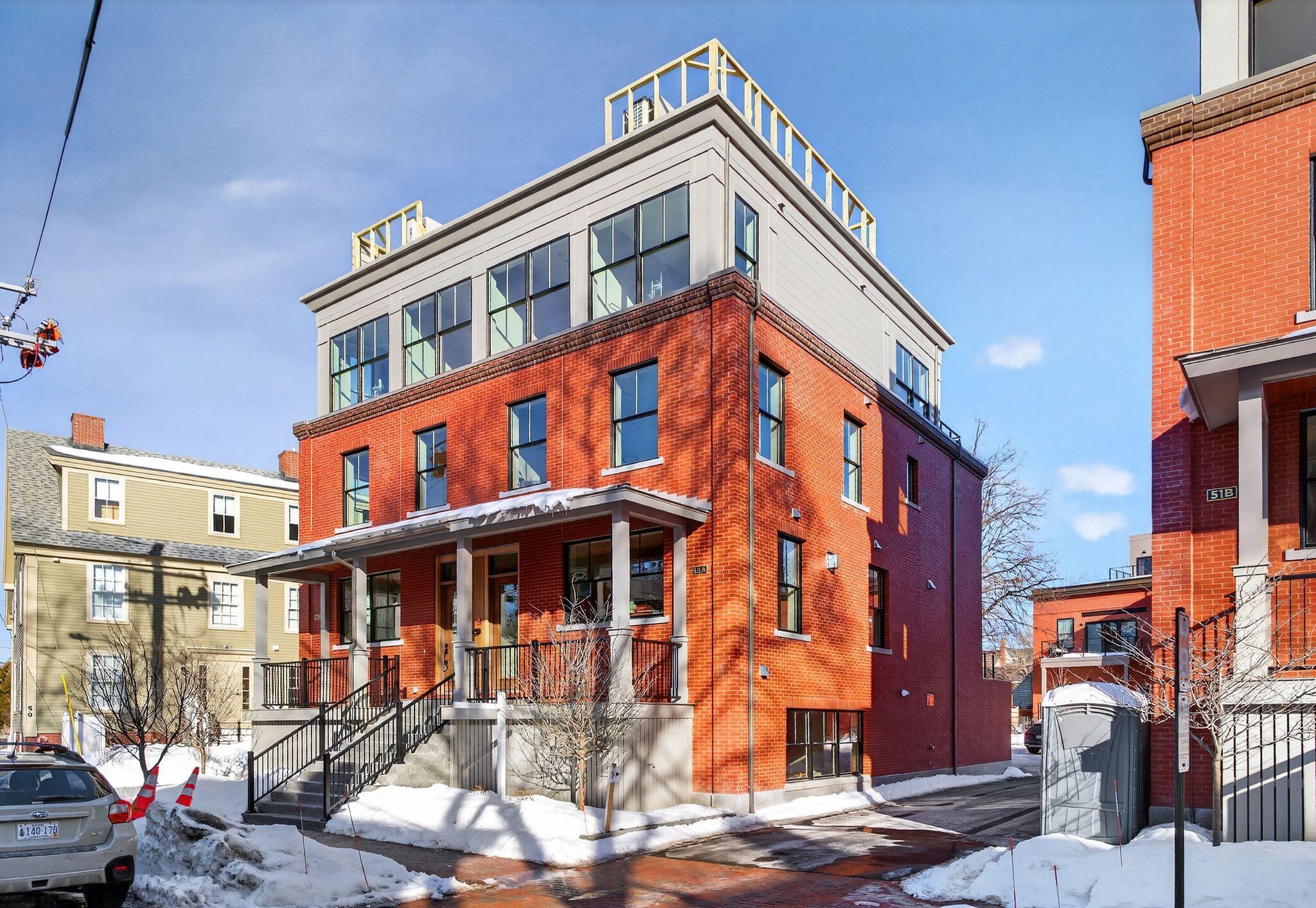 55 Carleton Street B