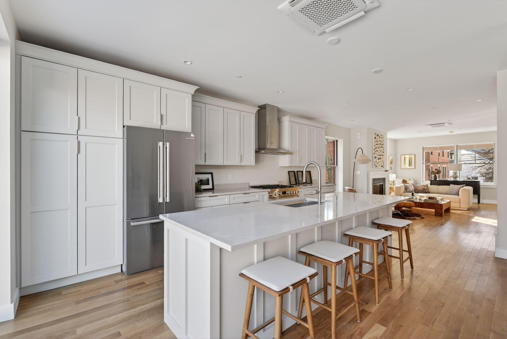 55 Carleton Street B