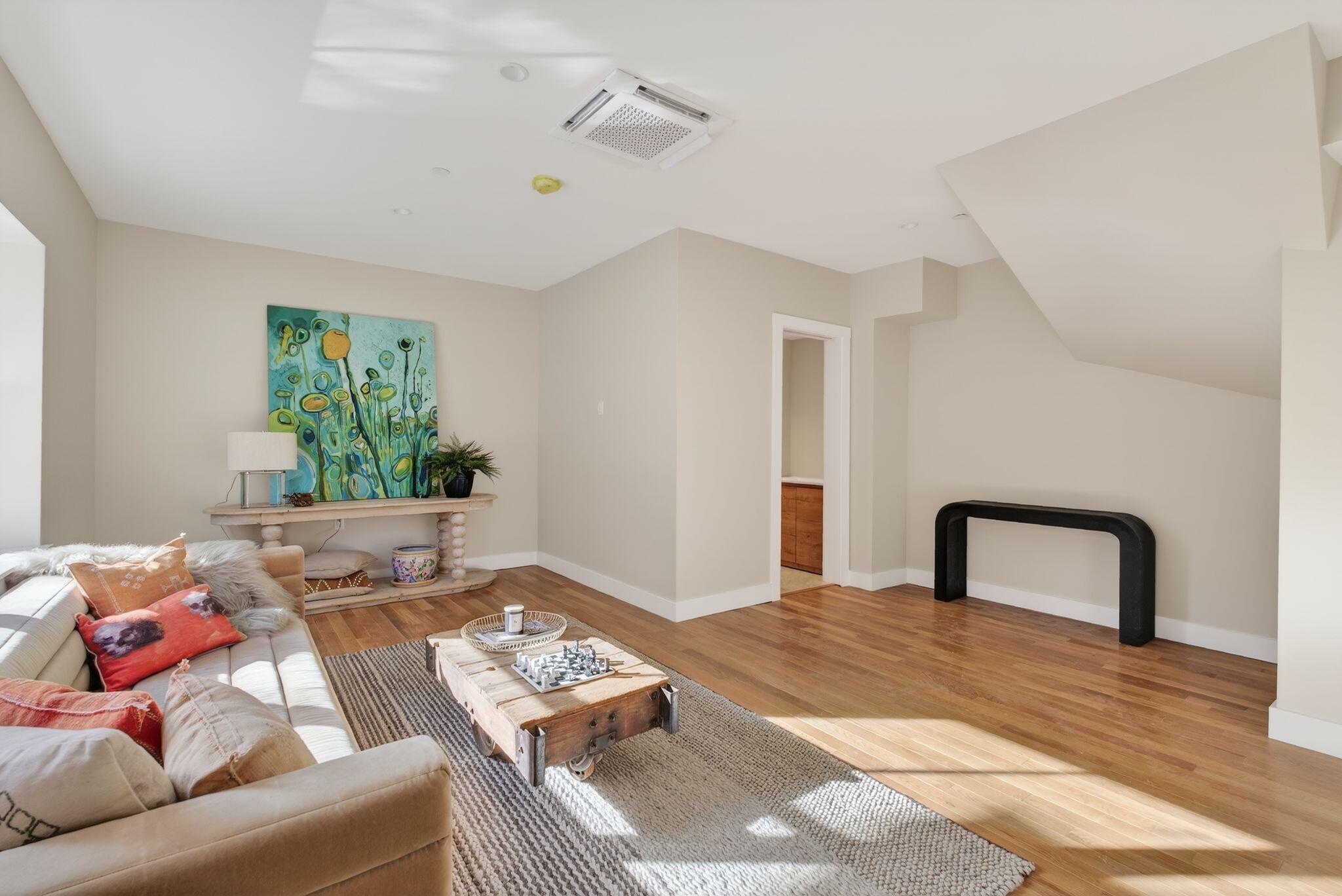55 Carleton Street B