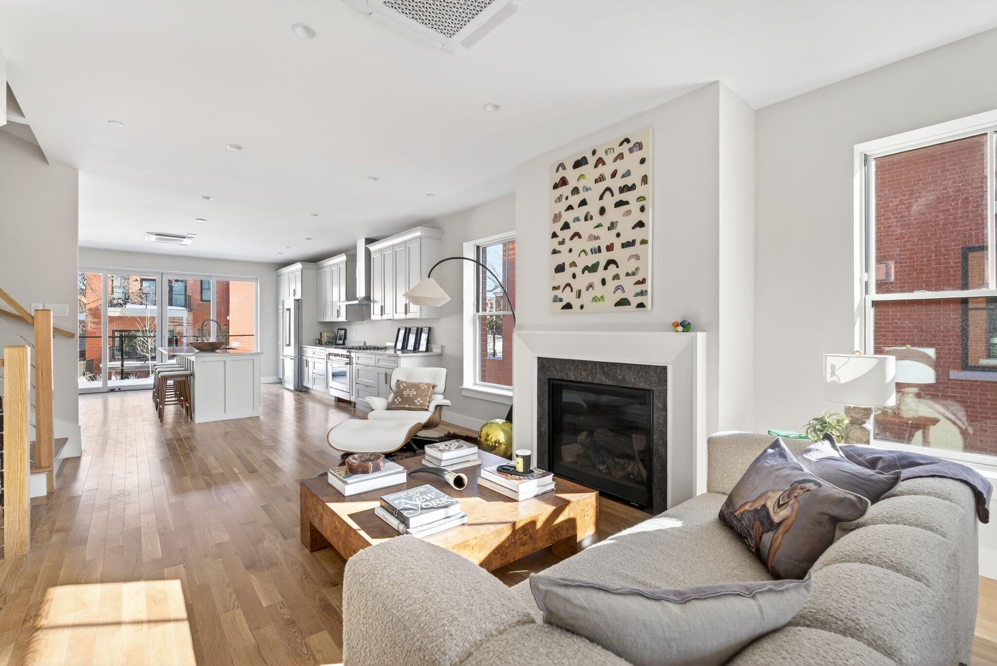 55 Carleton Street B
