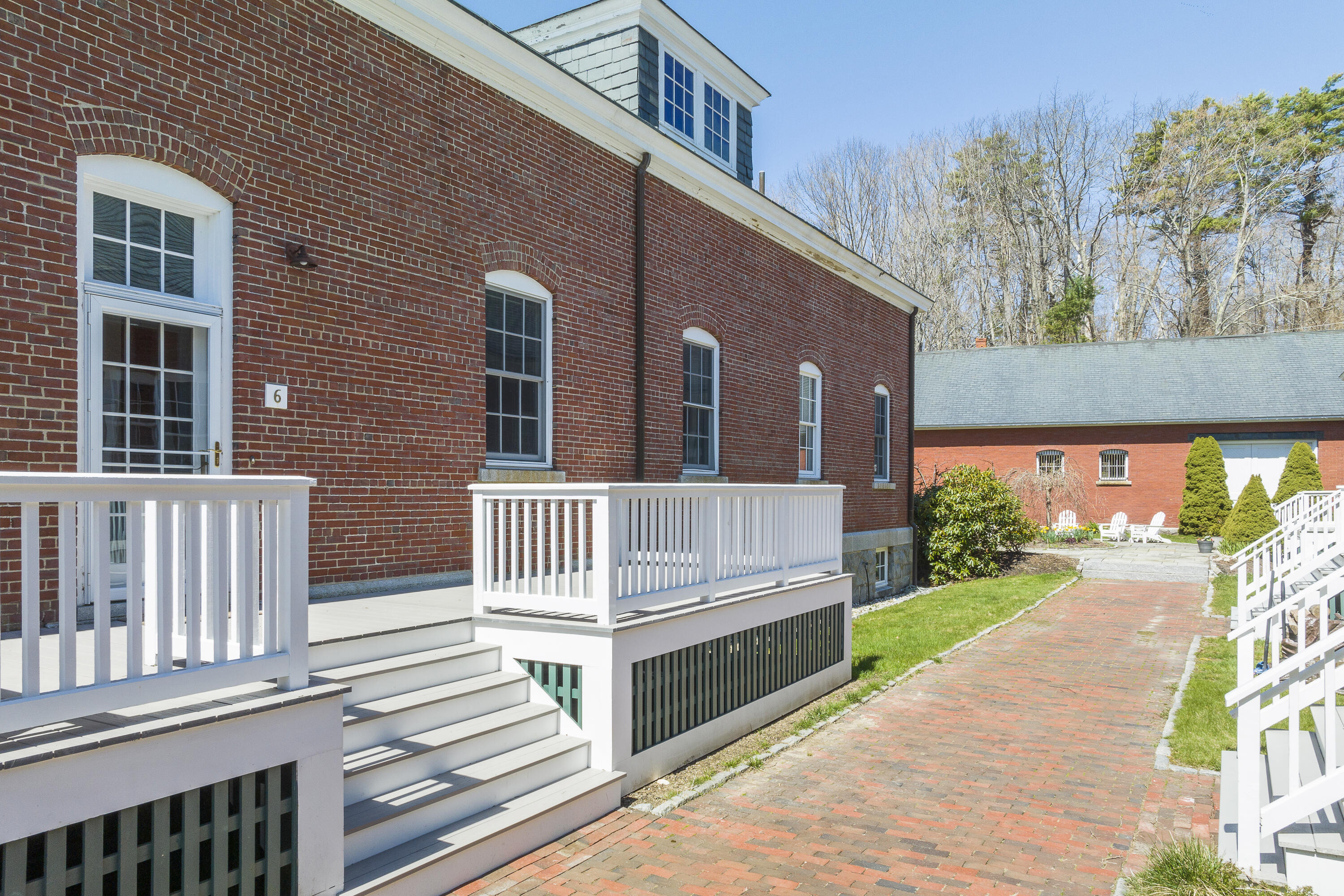6 Quartermaster Court
