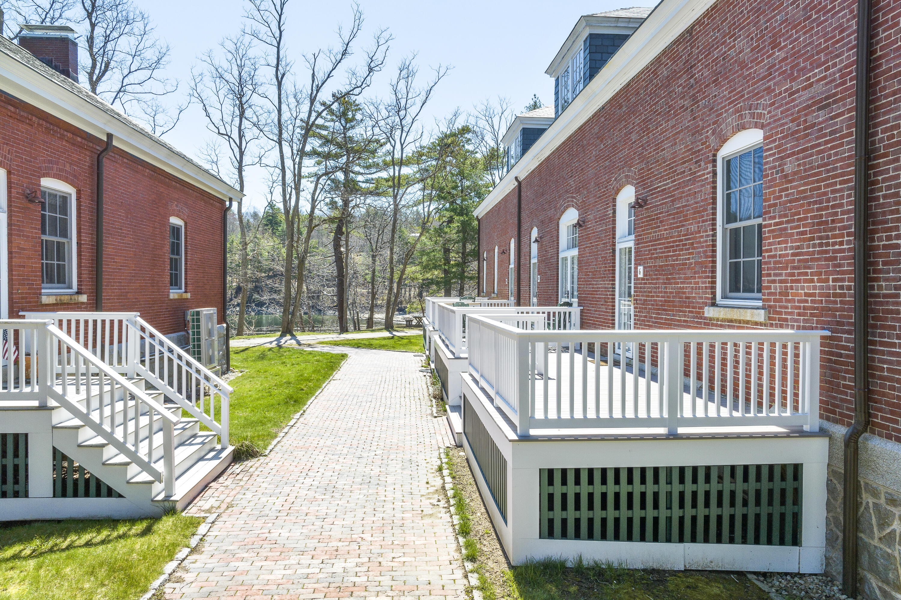 6 Quartermaster Court