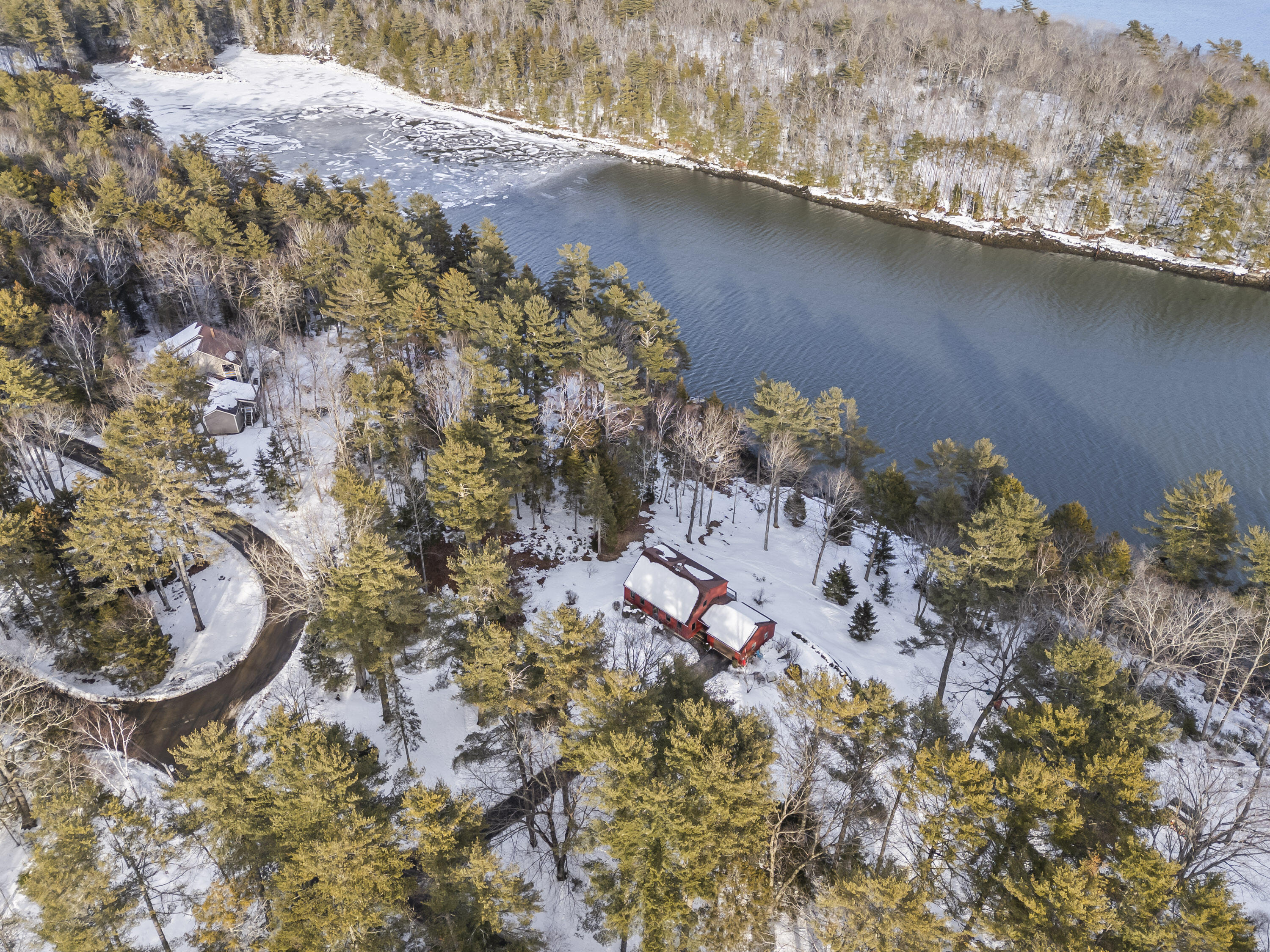 208 Youngs Point Road