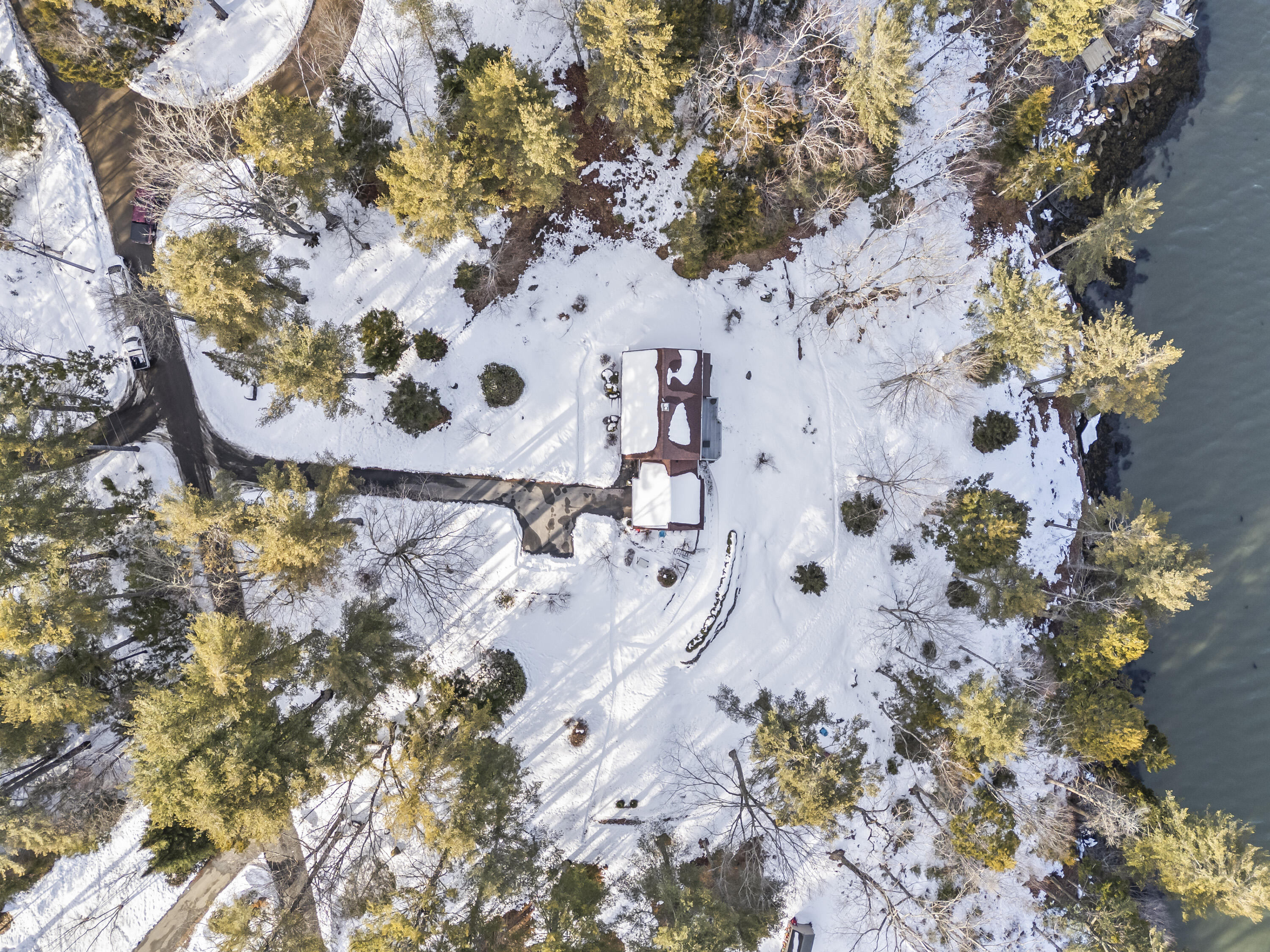 208 Youngs Point Road