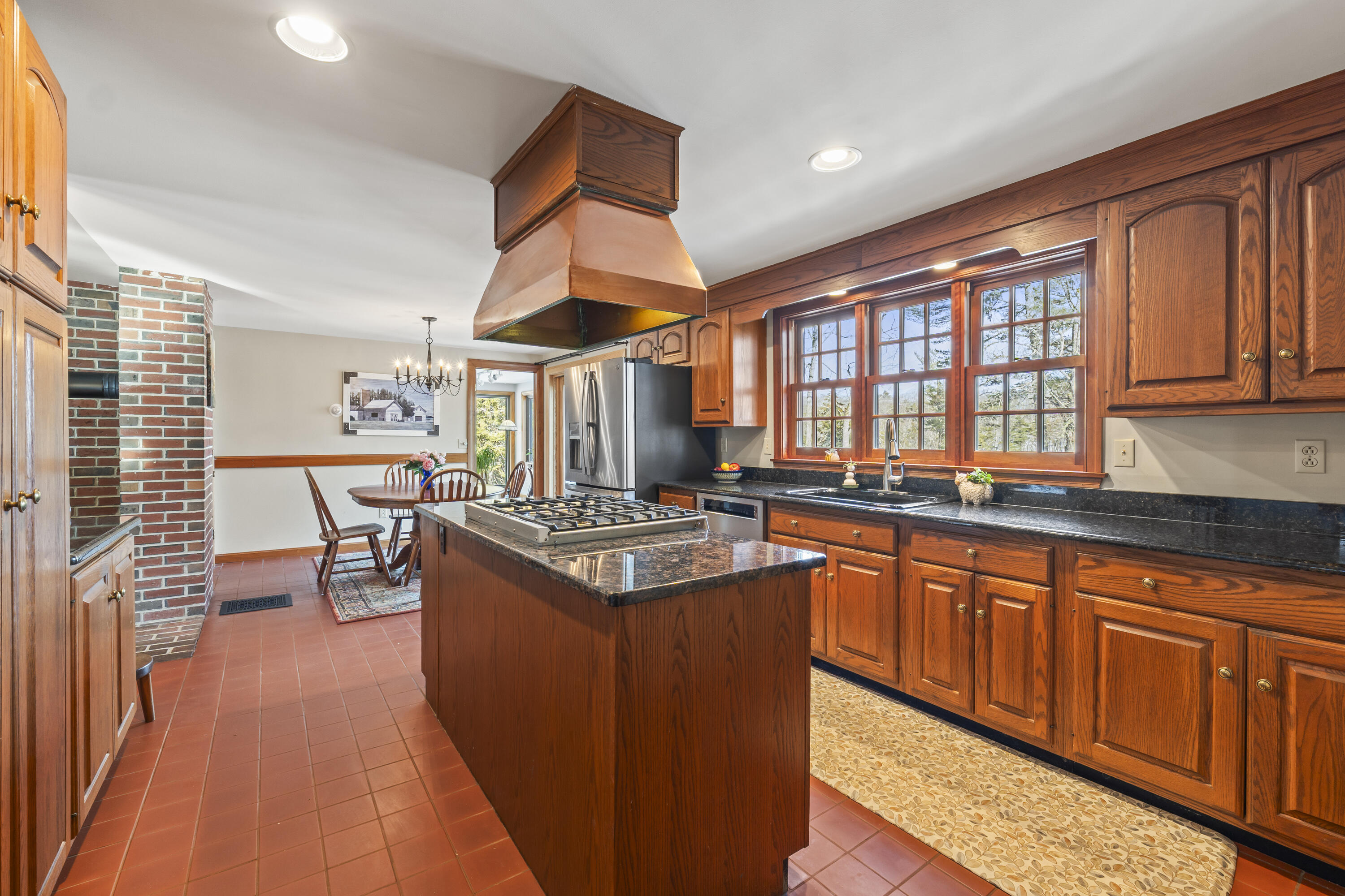 208 Youngs Point Road