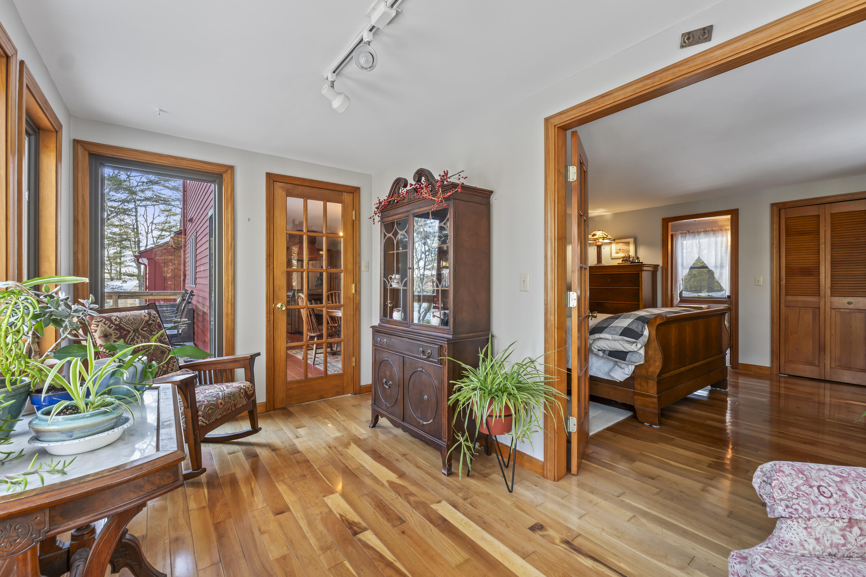 208 Youngs Point Road