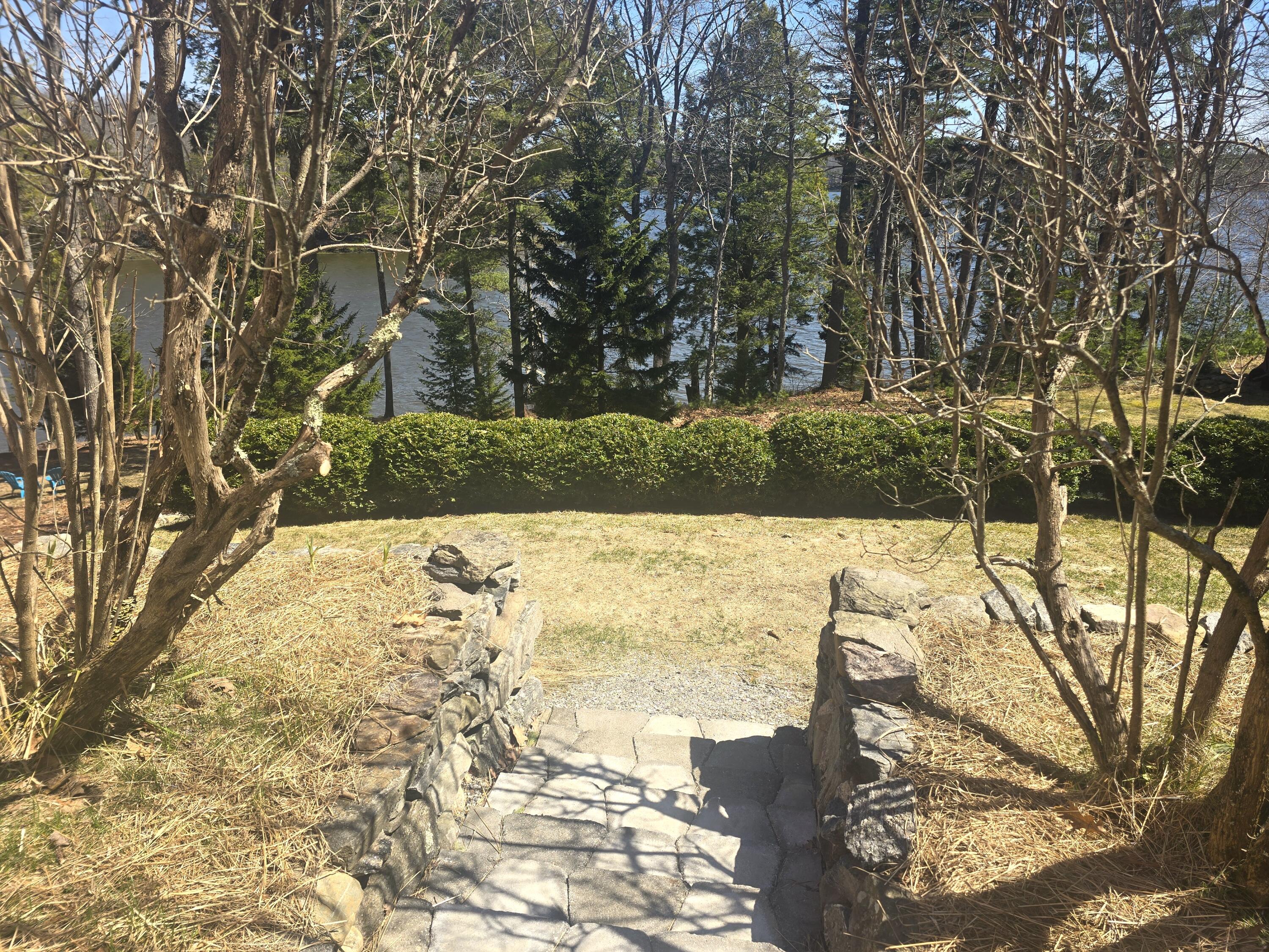 208 Youngs Point Road