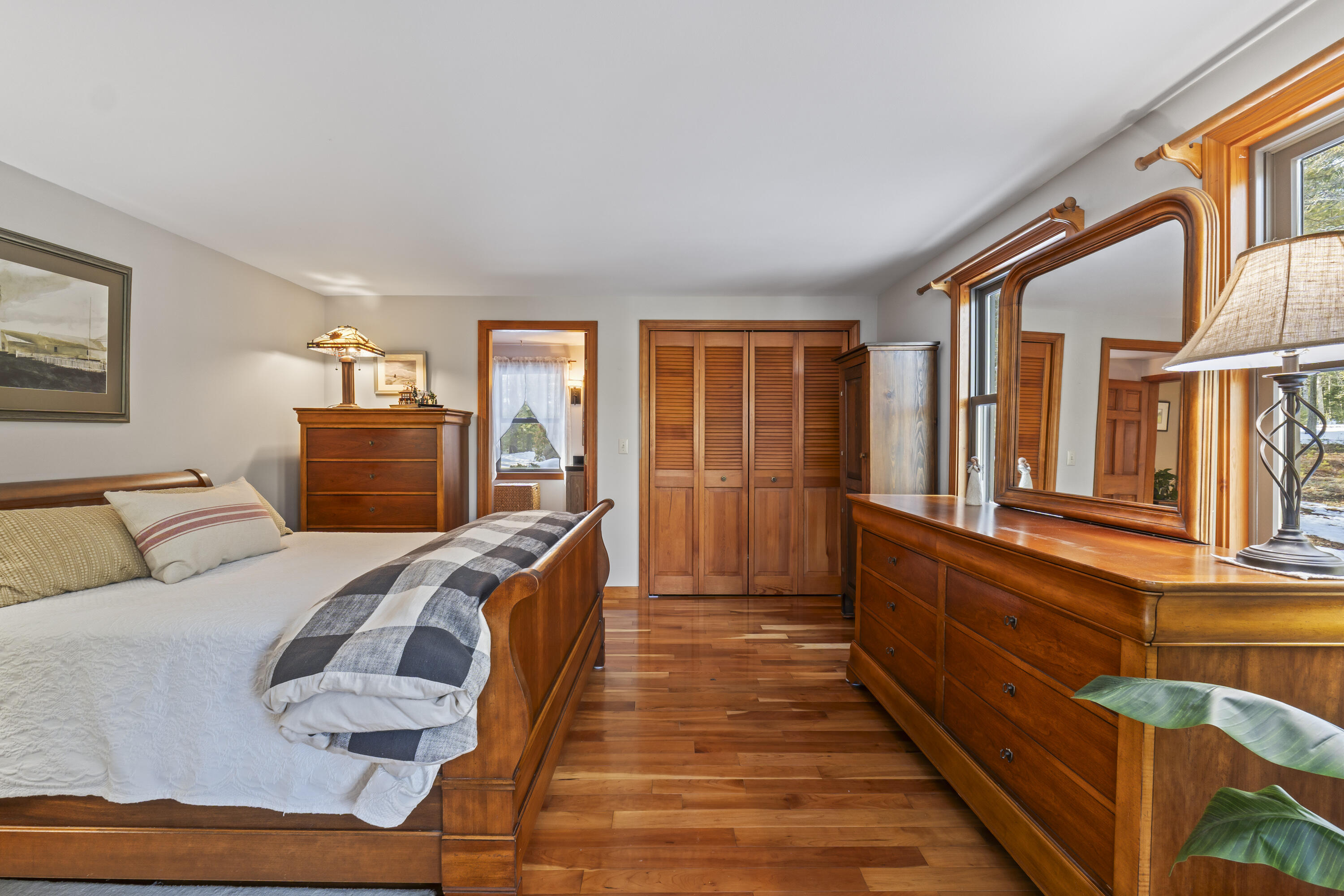208 Youngs Point Road